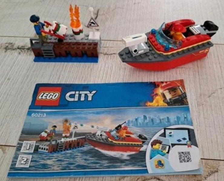 LEGO City 60213 Brand aan de Kade met brandweerboot, Ophalen of Verzenden, Zo goed als nieuw