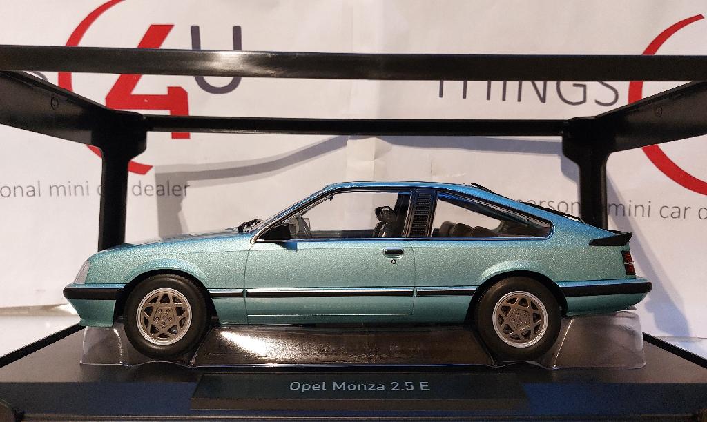 Norev 1:18 Opel Monza 2.5E 1983 groen metallic nieuw, Ophalen of Verzenden, Nieuw, Auto, Norev