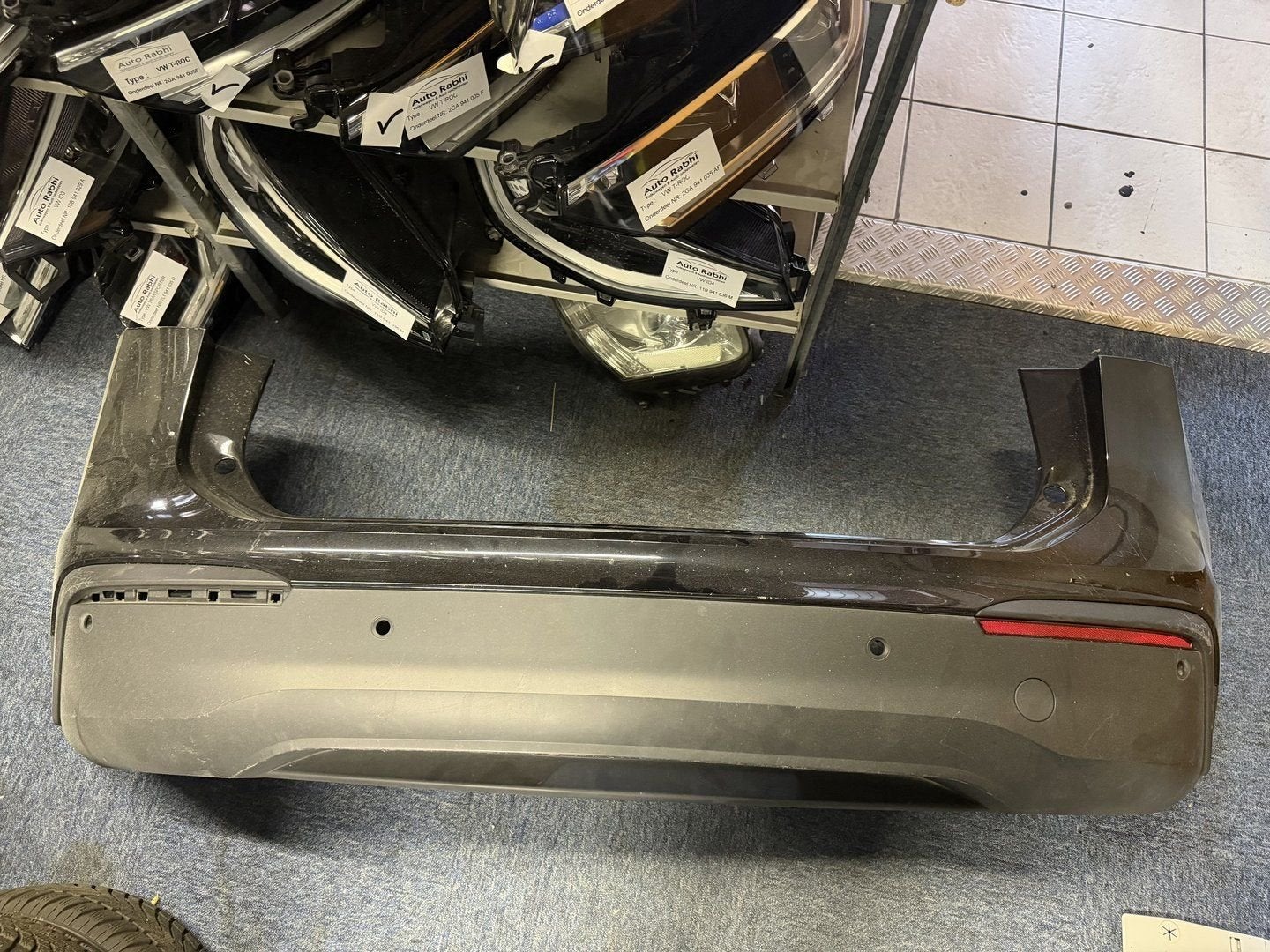 Tiguan 24+ achterbumper, Gebruikt, -, -, Ophalen of Verzenden