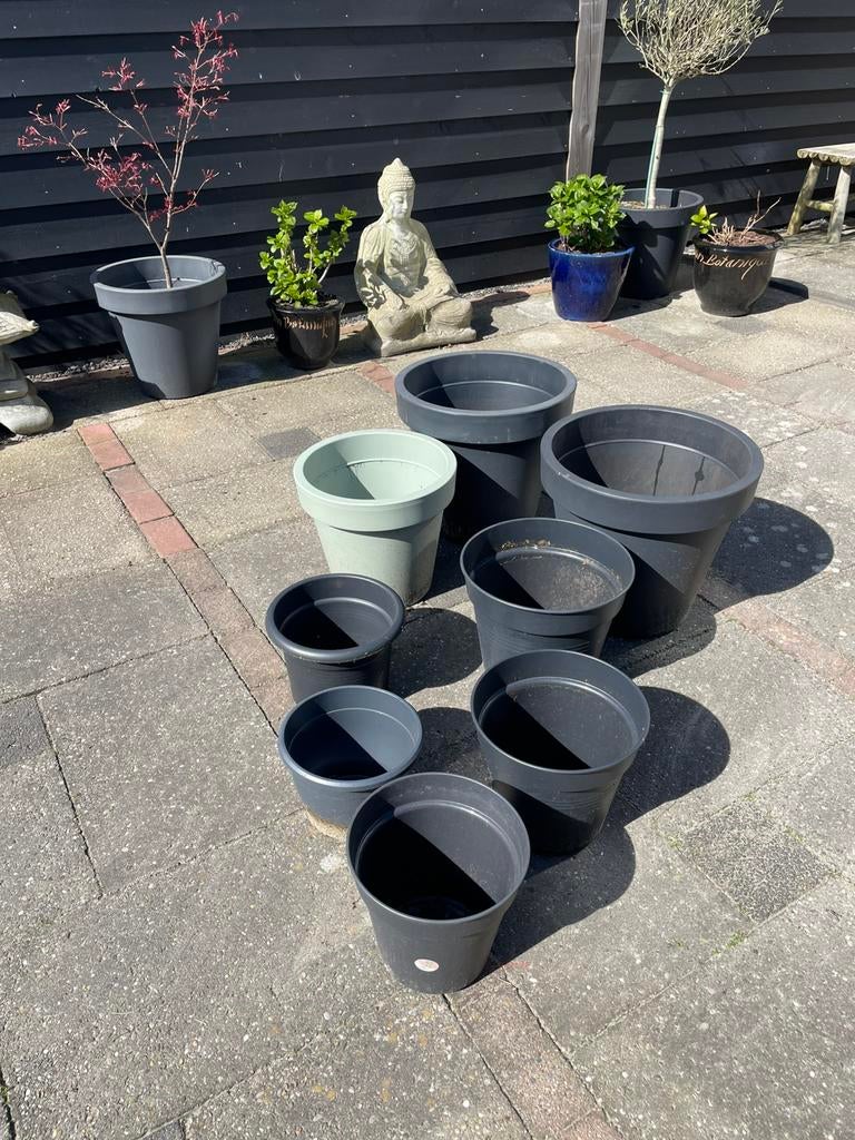 8 Planten/ bloemen potten in 1x, Ophalen, Kunststof, Gebruikt, Rond