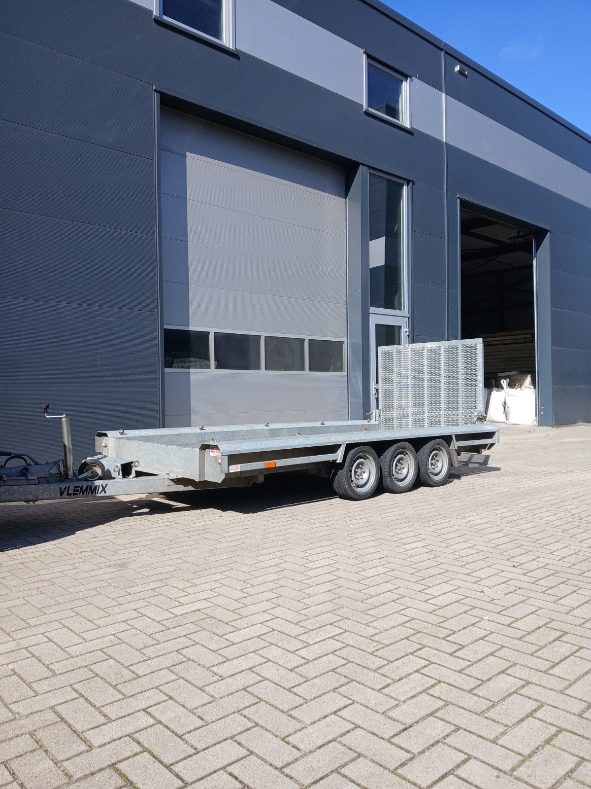 machinetransporter 3500 kg..mooi &  jong, 3 asser vlemmix, Auto diversen, Ophalen, Zo goed als nieuw