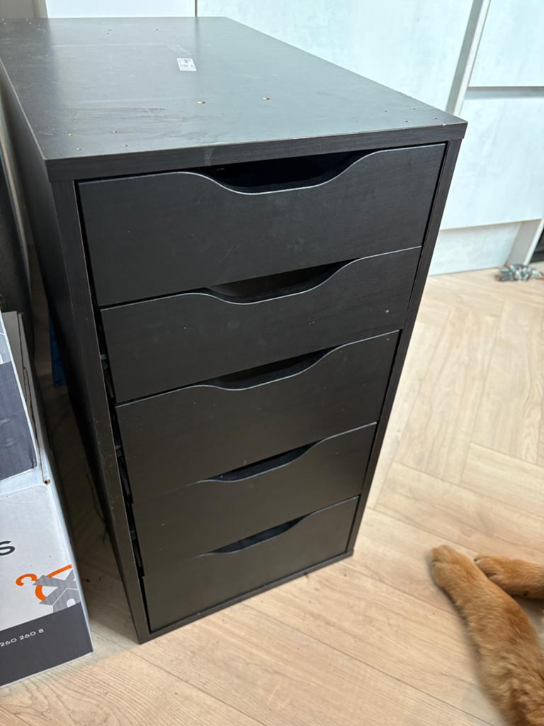 Zwarte ladekast met 5 laden - IKEA Alex, Huis en Inrichting, 5 laden of meer, Ophalen, Gebruikt, Overige houtsoorten