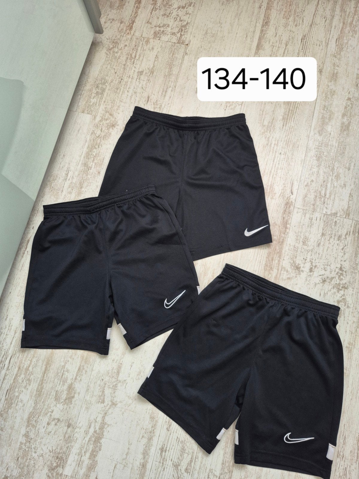 Nike korte broeken mt 137-147, Ophalen of Verzenden, Gebruikt, Jongen, Broek