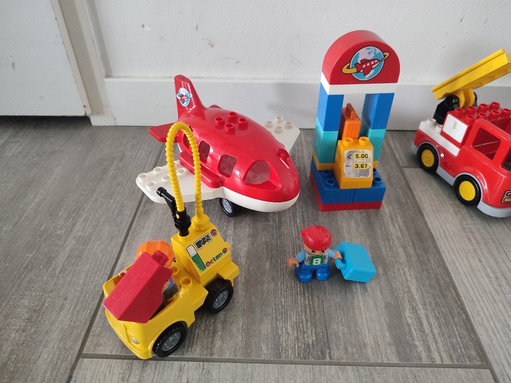 Duplo vliegveld en vliegtuig, Kinderen en Baby's, City, Ophalen of Verzenden, Zo goed als nieuw, Duplo