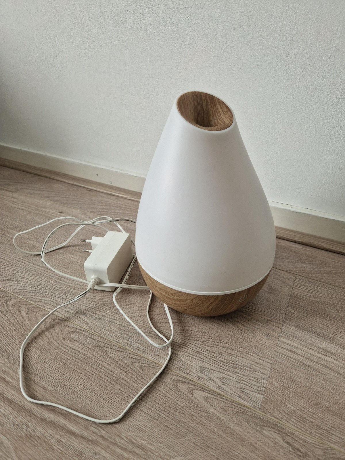 Aroma diffuser met timer en sfeerverlichting, Kunststof, Ophalen of Verzenden, Zo goed als nieuw, Modern