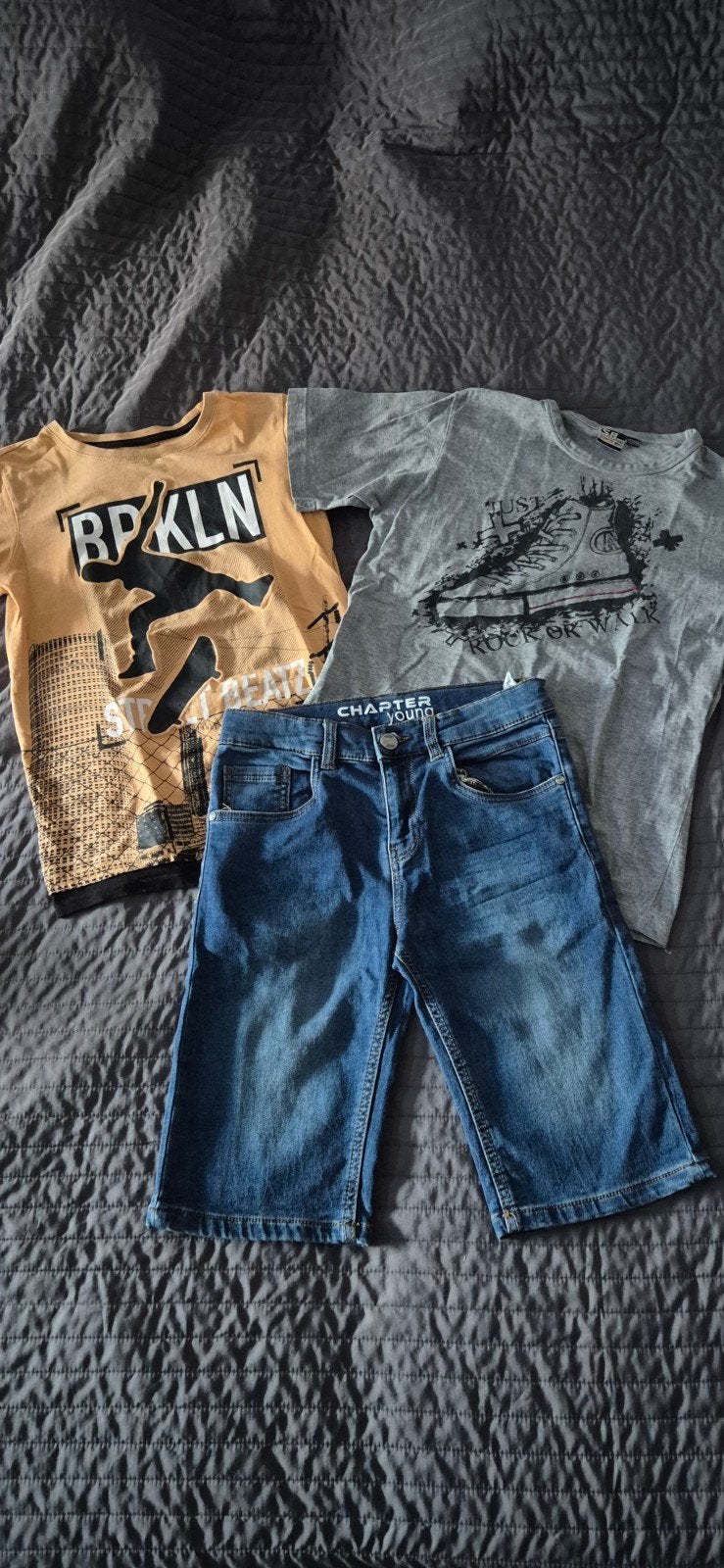 2 leuke shirts en korte broek maat 152, Kinderen en Baby's, Kinderkleding | Maat 152, Chapter Young, Ophalen of Verzenden, Zo goed als nieuw