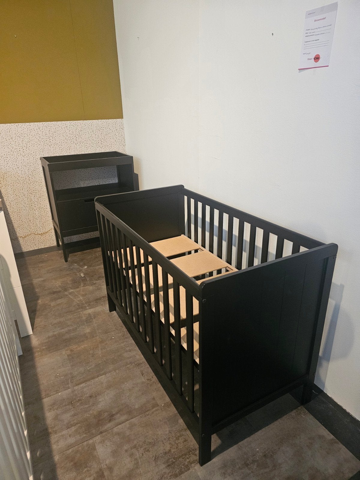 Europe Baby Ralph 60x120 en luiertafel, mat zwart, Ophalen, Zo goed als nieuw, Jongetje of Meisje