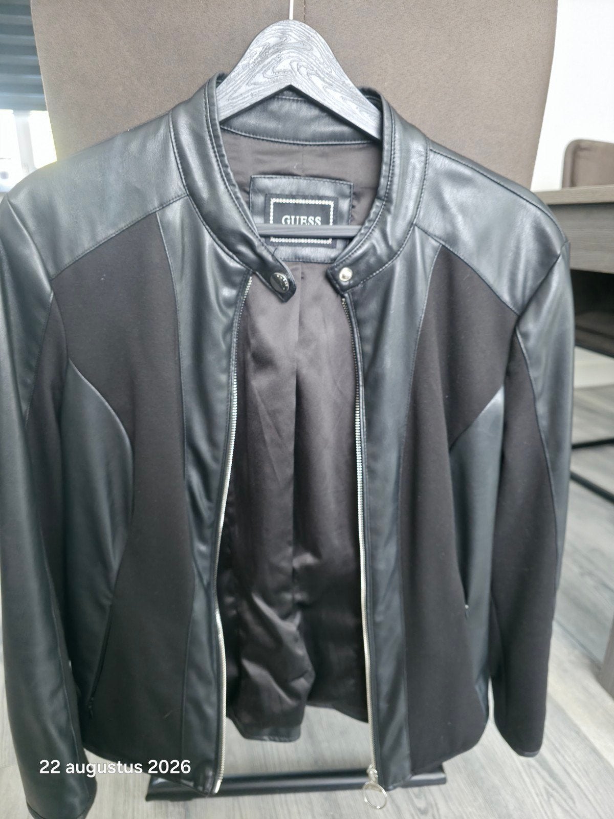 Guess by Marciano Zwart Jasje Maat L, Maat 38/40 (M), Zwart, Ophalen of Verzenden, Zo goed als nieuw
