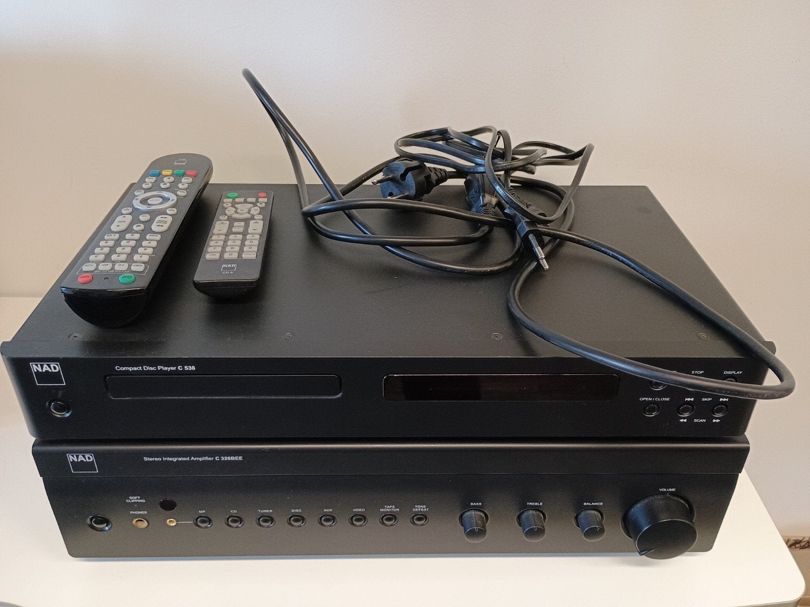 NAD versterker en CD speler - zwart, 43 cm breed., Ophalen, Overige merken