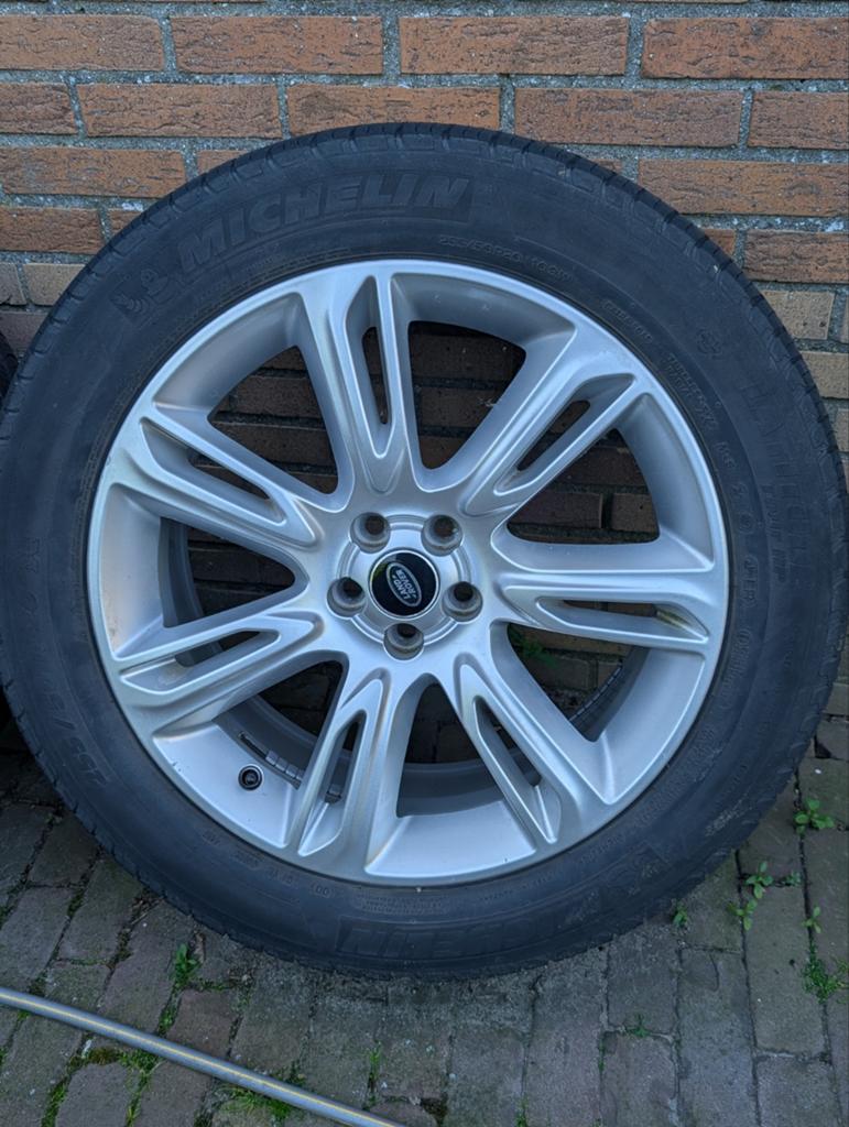 4 velgen Range Rover Evoque 100 euro de vier, Auto-onderdelen, Ophalen, 235 mm, Zomerbanden, Velg(en)