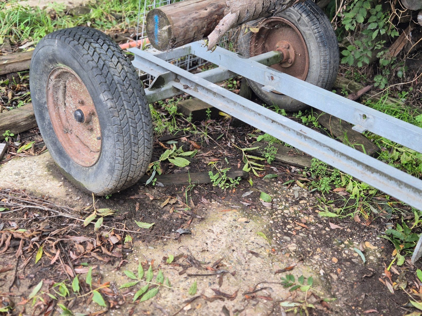 Onderstel aanhangwagen met wielen, Ophalen, Gebruikt