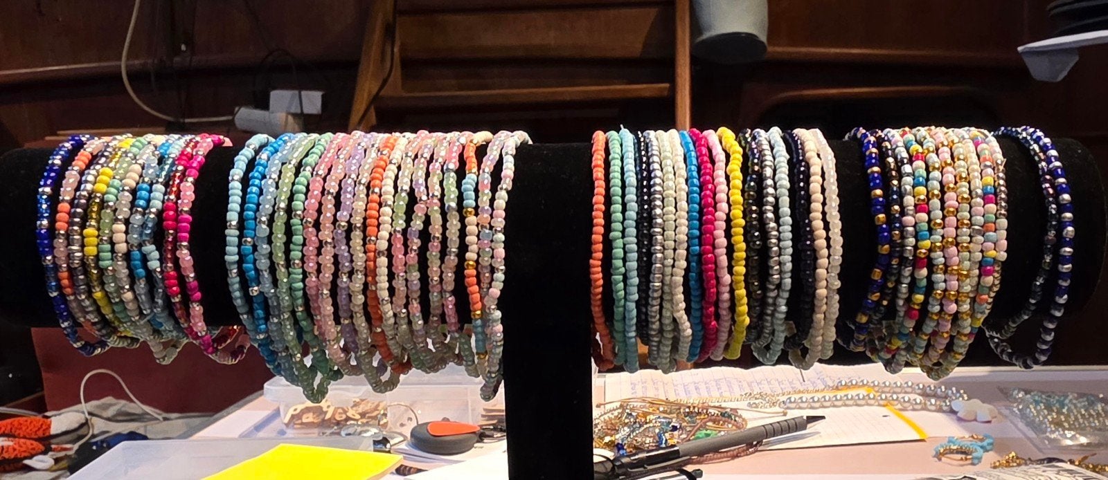 Grote Partij van 57 Kralenarmbanden – Complete Set!, Verzenden, Nieuw, Elastiek