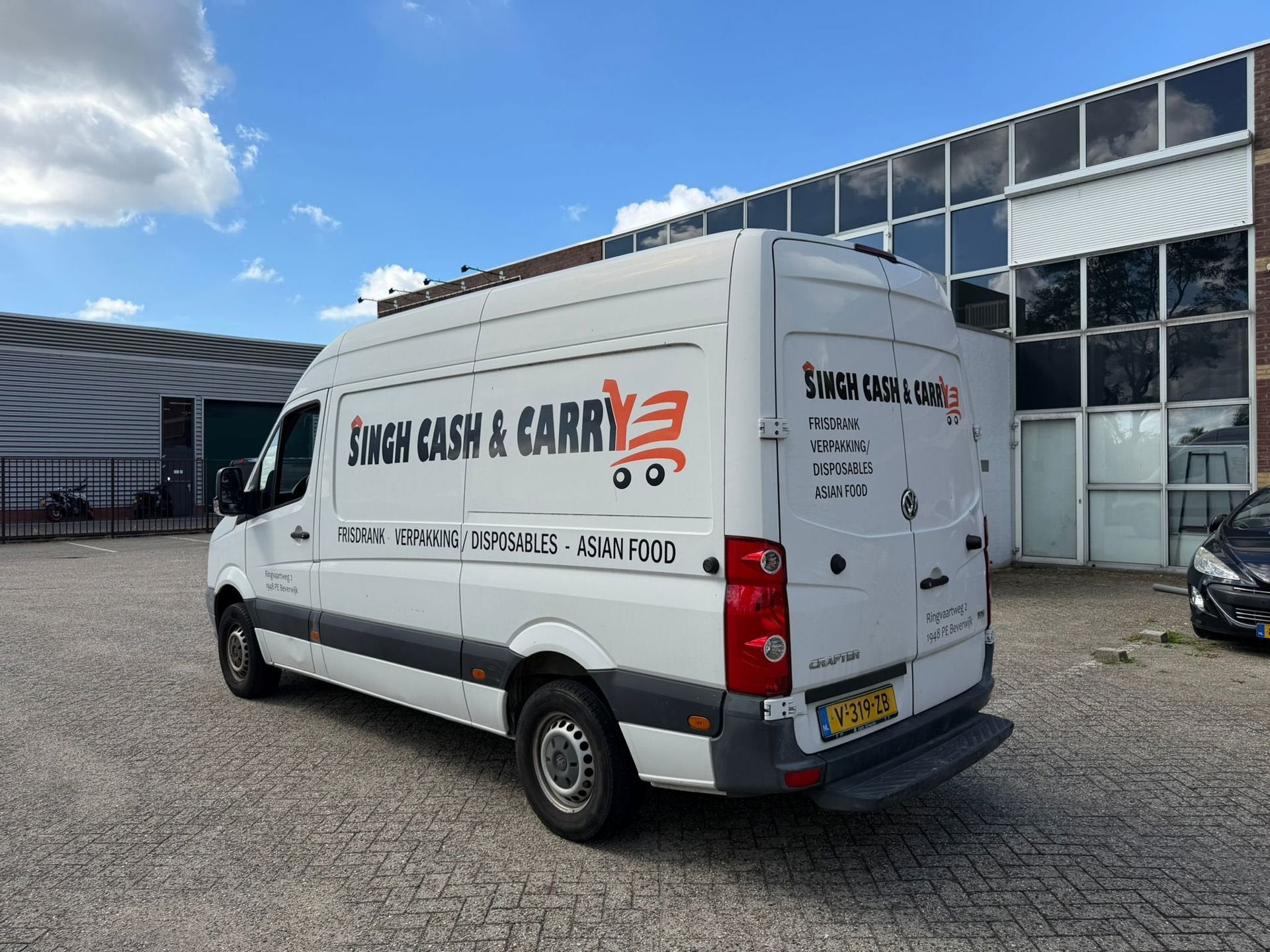 Volkswagen Crafter 35 2.0 TDI L2H1 - APK 05/2027 - RIJDT EN, Auto's, Gebruikt, Zwart, 4 cilinders, Volkswagen