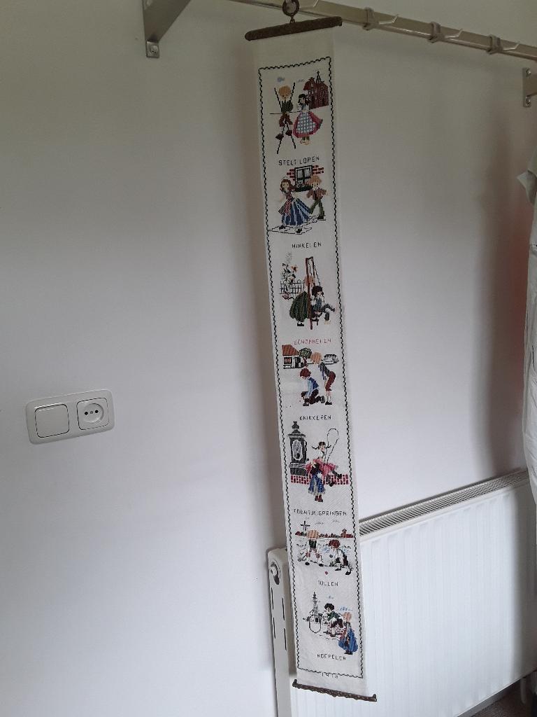 Schellekoord kinderspelen geborduurd met beslag, Ophalen of Verzenden, Zo goed als nieuw, Handborduren, Overige typen