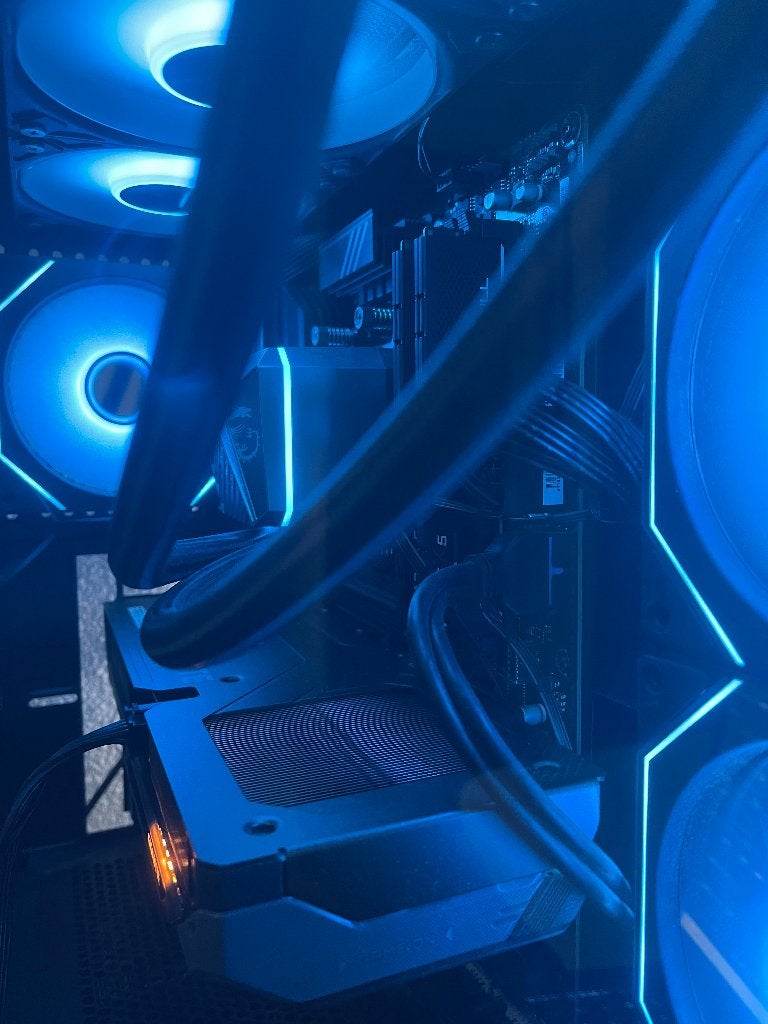 POWERFUL GAMING PC ALMOST BRAND NEW, 1 speler, Ophalen