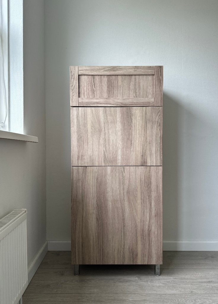 Ikea Besta kast met pootjes - hout bruin - 60 x 40, Ophalen, Zo goed als nieuw