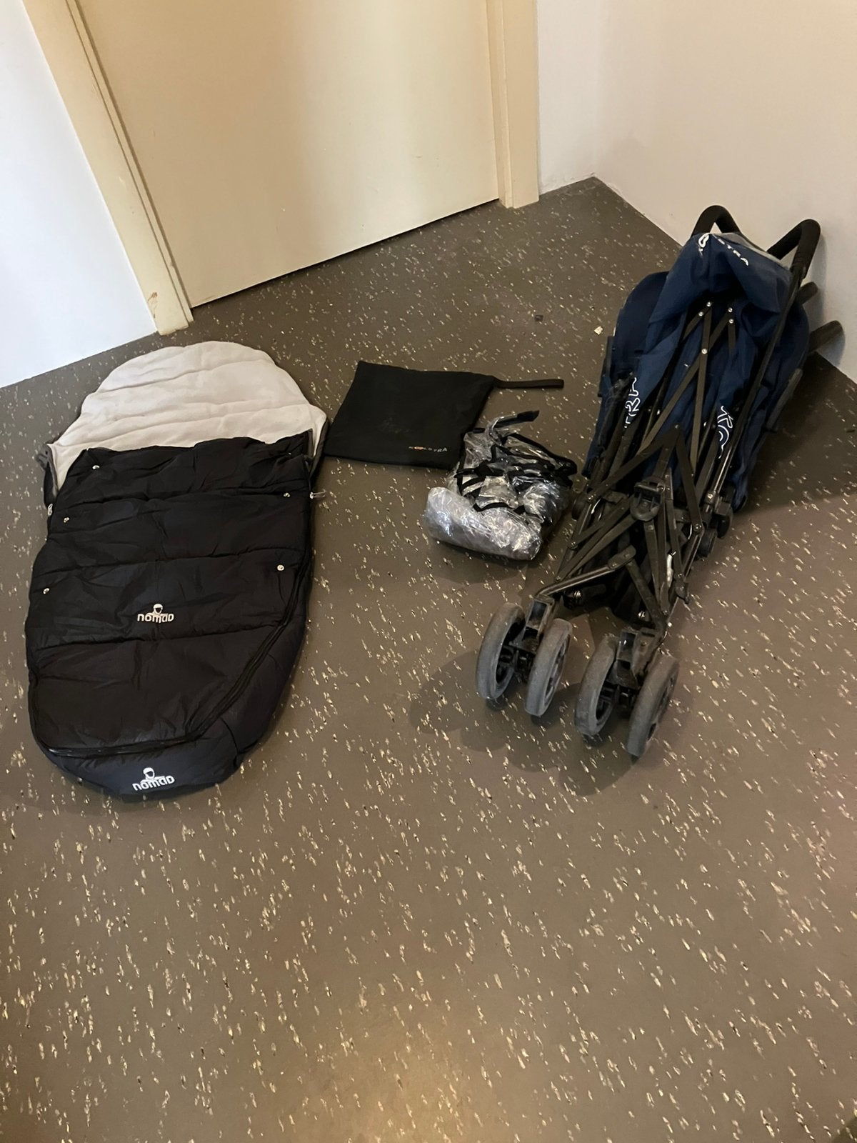 Buggy Mummie Nomad, Ophalen, Gebruikt, Koelstra, Regenhoes