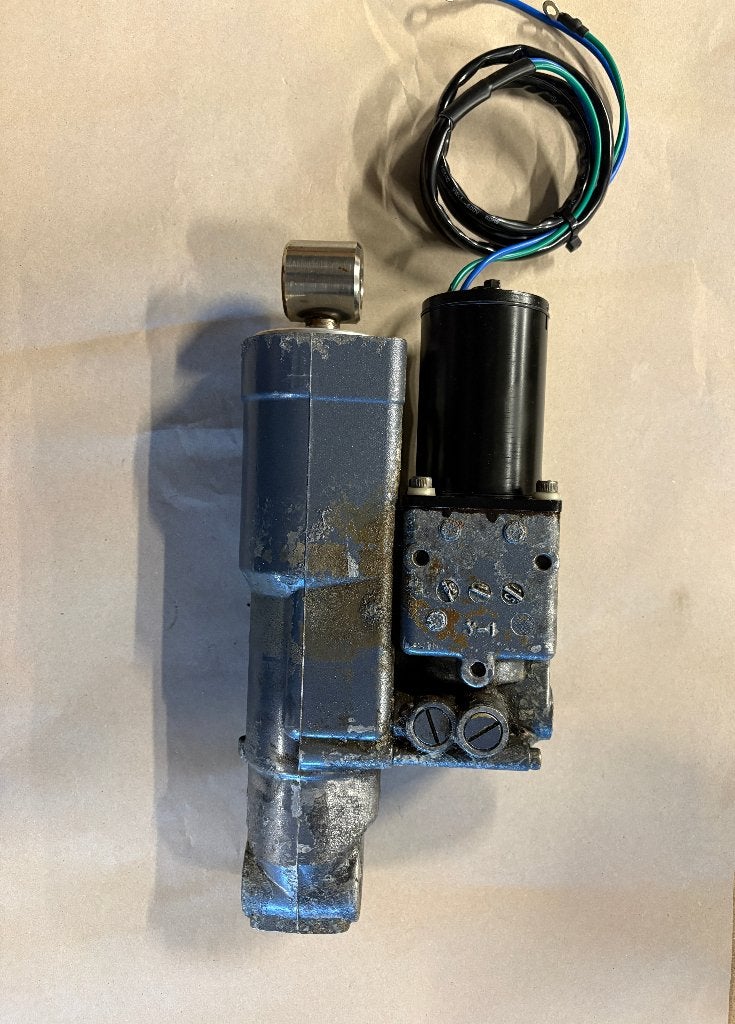 Yamaha Power Trim Unit - 67F-43800-09-8D / 67F-43800, Ophalen of Verzenden, Gebruikt, Motor en Techniek, Motorboot