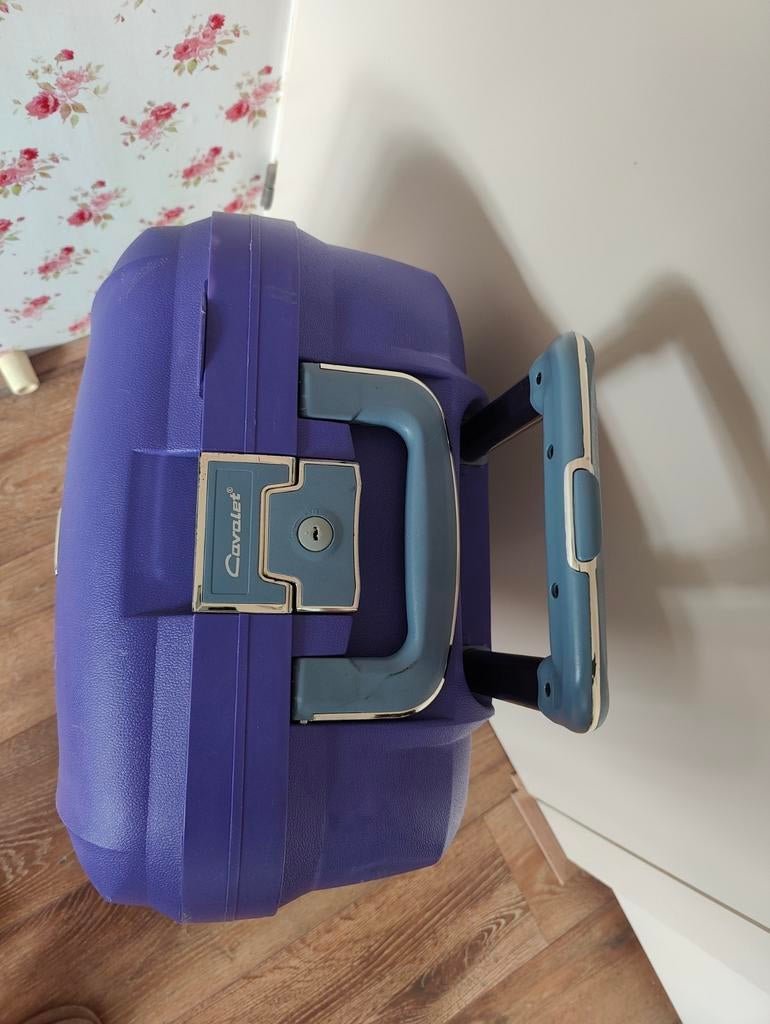 Mooie paarse Cavalet trolley koffer 4 wielen 45x65 cm, Ophalen, Gebruikt, Hard kunststof, Slot