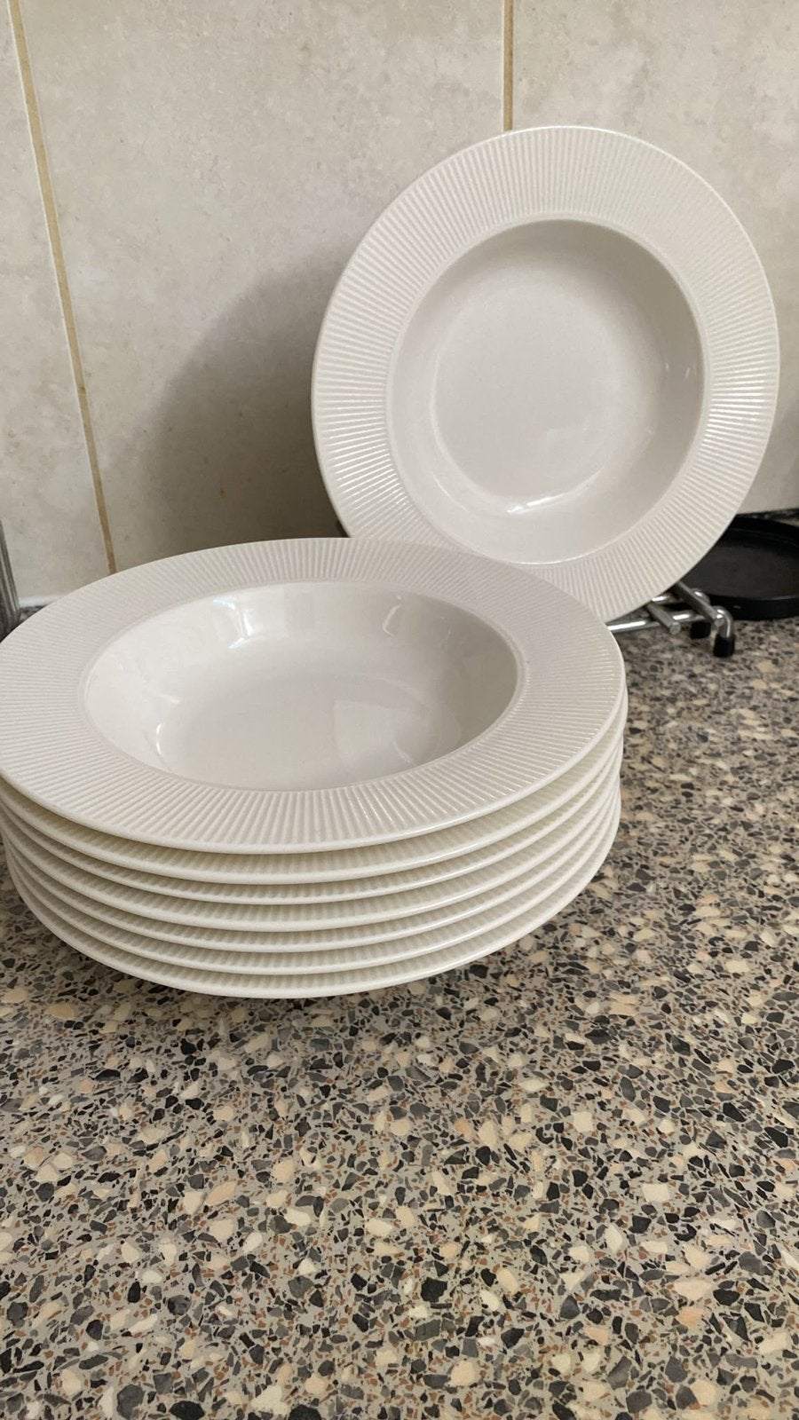 Ikea creme wit borden 10 stuks groot en 8 stuks klein, Huis en Inrichting, Keuken | Servies, Ophalen of Verzenden, Zo goed als nieuw