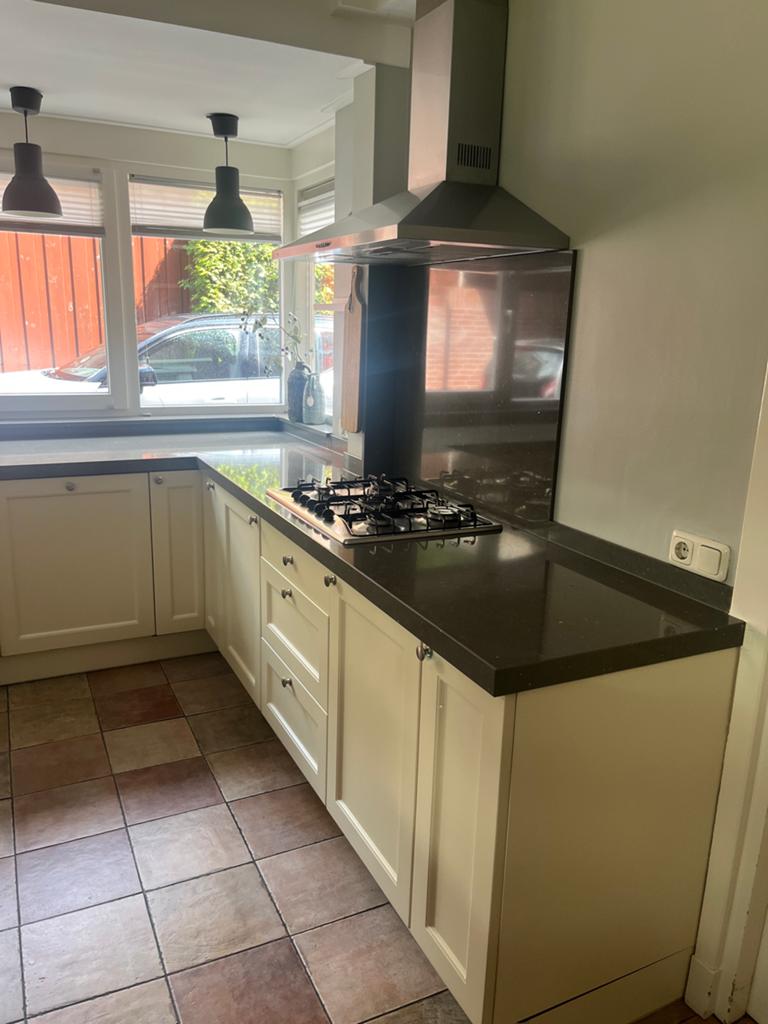 L-vormige Keuken met Hoge Kast - 350x290 cm, Ophalen, Gebruikt, Hoekkeuken, Crème