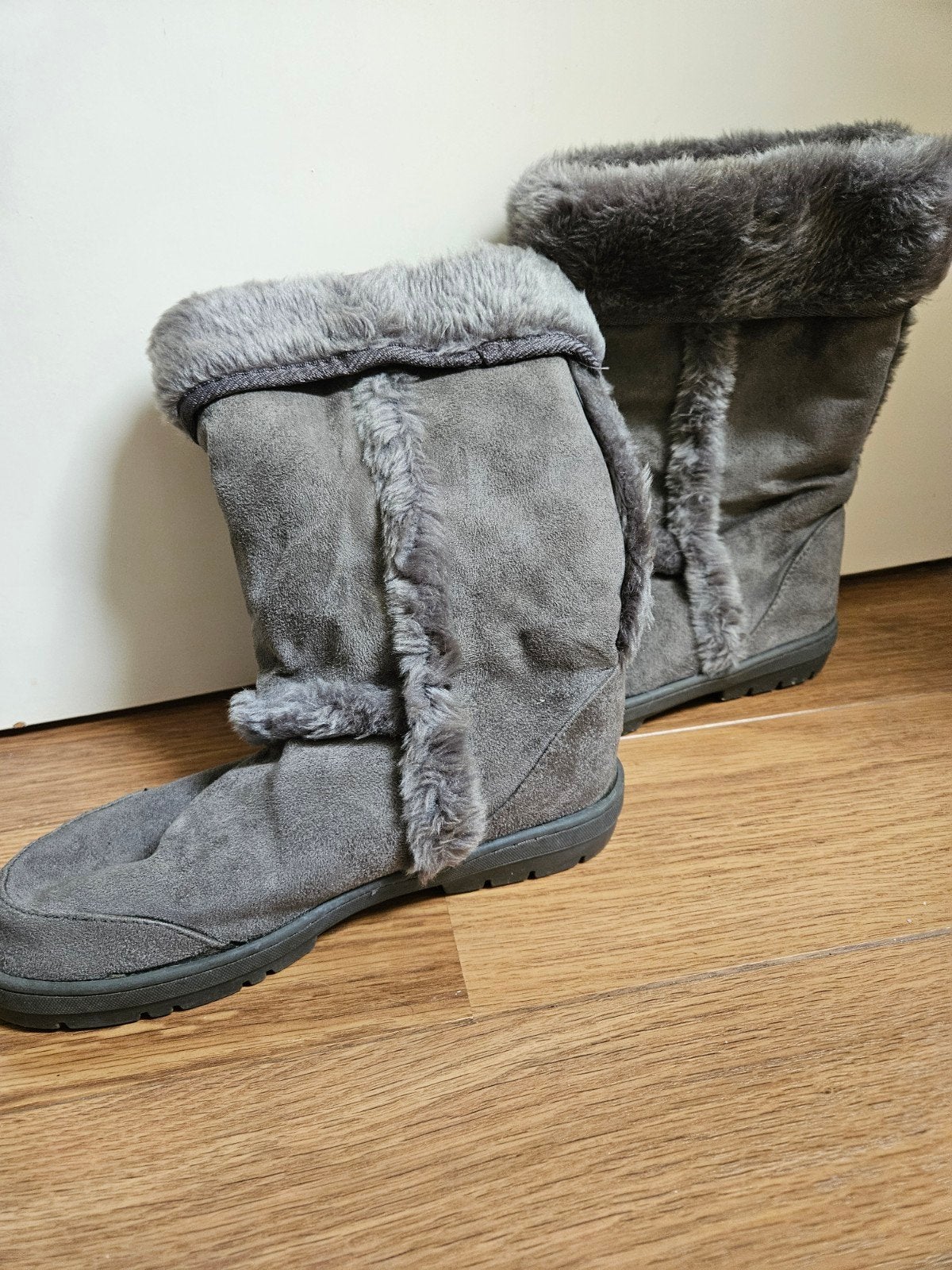 Grijze winterlaarzen met bontvoering, Lage of Enkellaarzen, Ophalen of Verzenden, Grijs, Onbekend