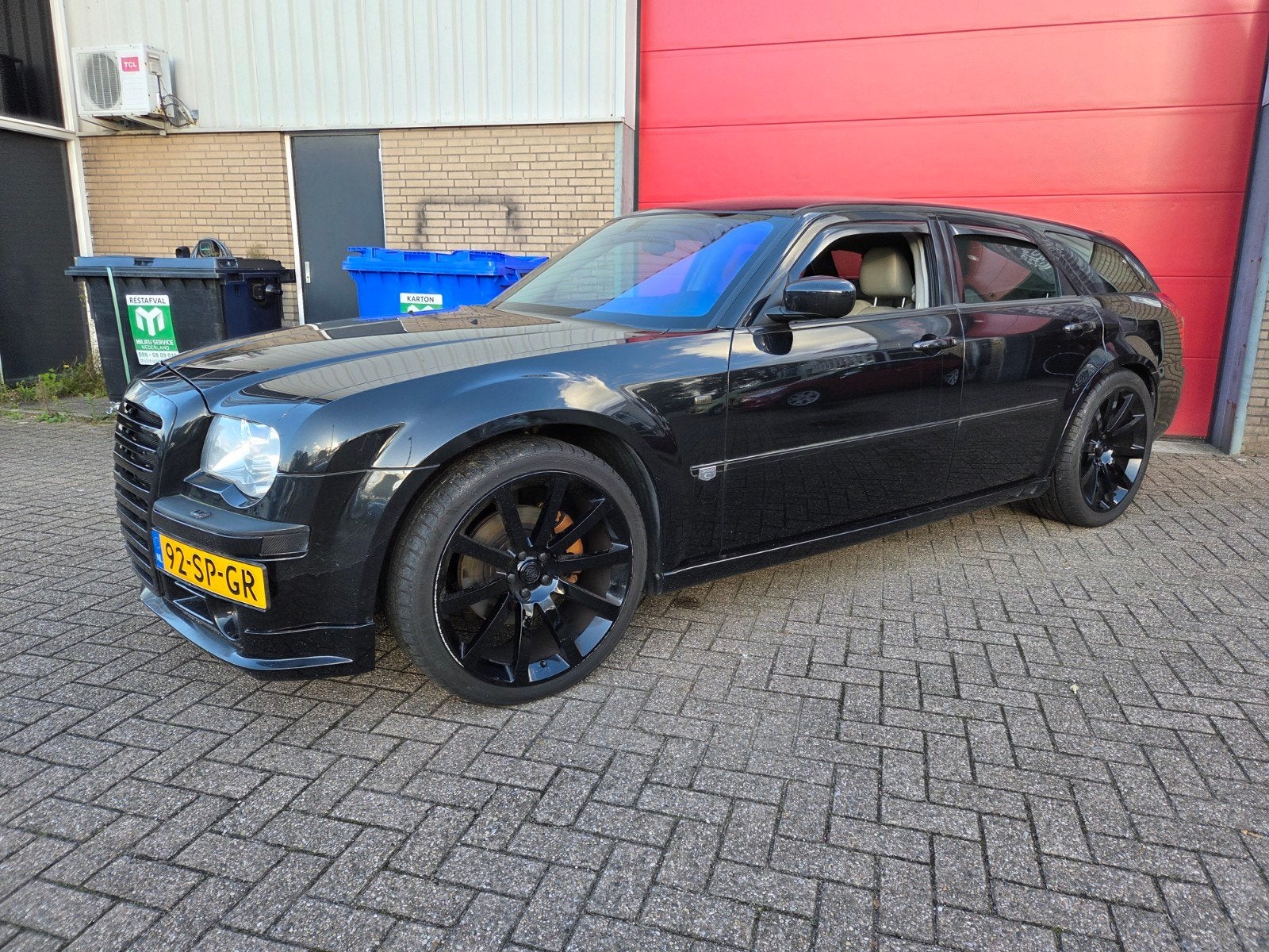 Chrysler 300C 3.5 I V6 Touring AUT 2006 Zwart, Auto's, Automaat, 1640 kg, 111 €/maand, 3518 cc