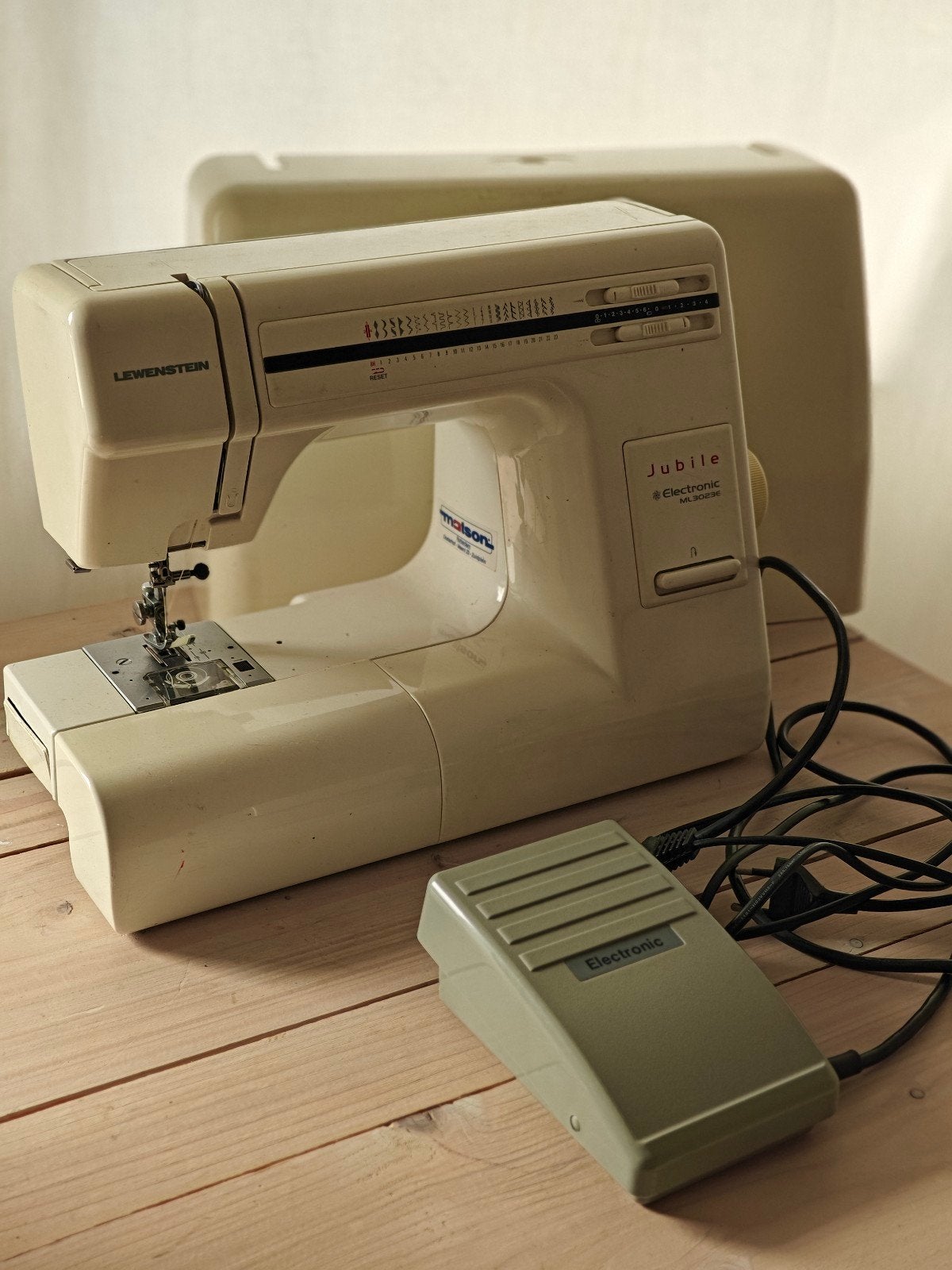 Lewenstein Jubile Electronic ML3023E Naaimachine, Hobby en Vrije tijd, Naaimachines en Toebehoren, Ophalen, Naaimachine, Overige merken