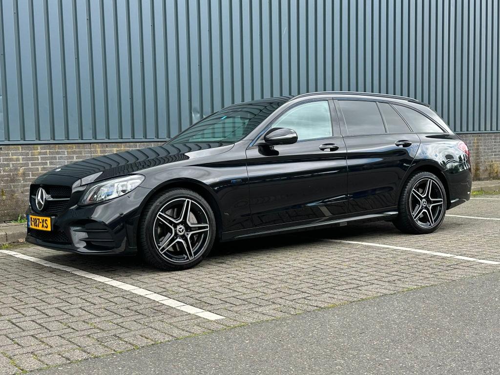 Mercedes-Benz C300e AMG | 360 Camera | Matrix Led | SOH 96%, Achterwielaandrijving, Zwart, Stationwagon, Lichtsensor