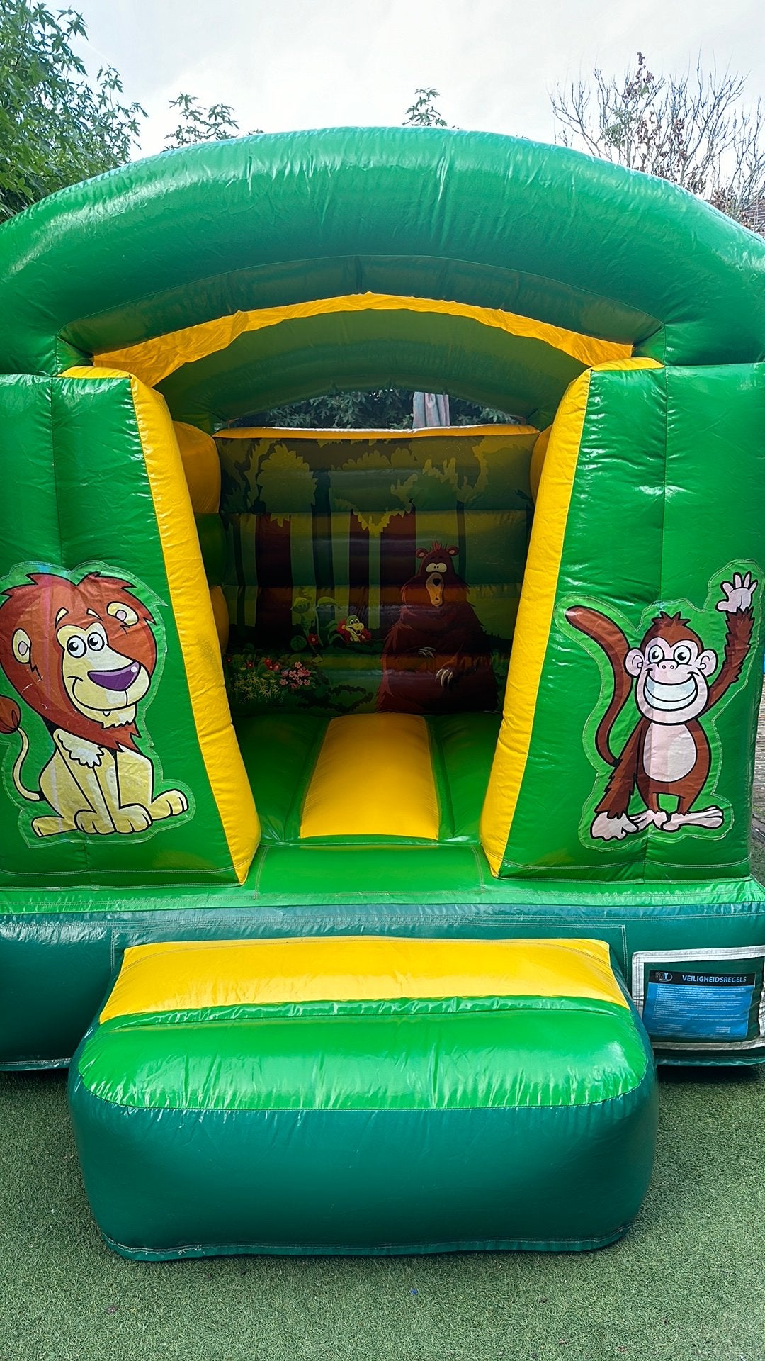Te huur jungle springkussen, Ophalen, Zo goed als nieuw