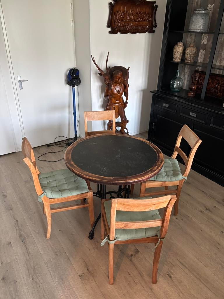 Stoelen met tafel, Ophalen, Gebruikt, Vier