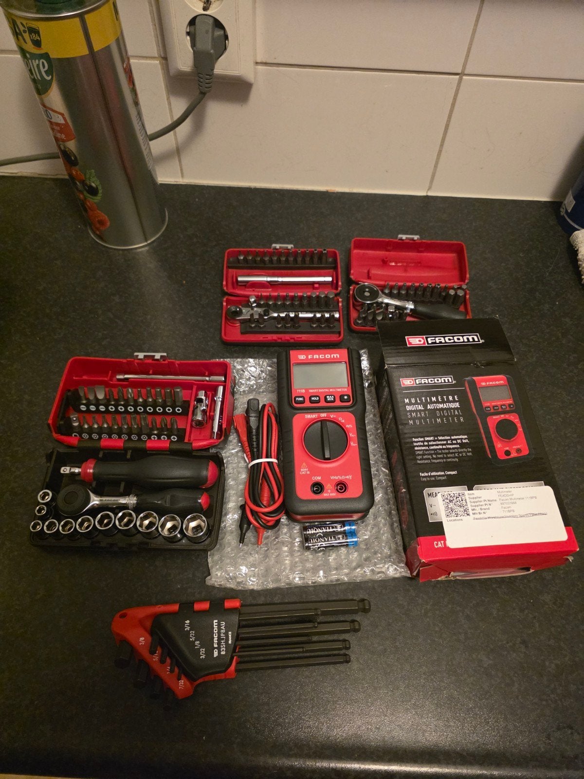 FACOM Gereedschapset: Multimeter, Bitsets, Inbussleutels, Ophalen, Zo goed als nieuw, Gereedschapsset, Facom