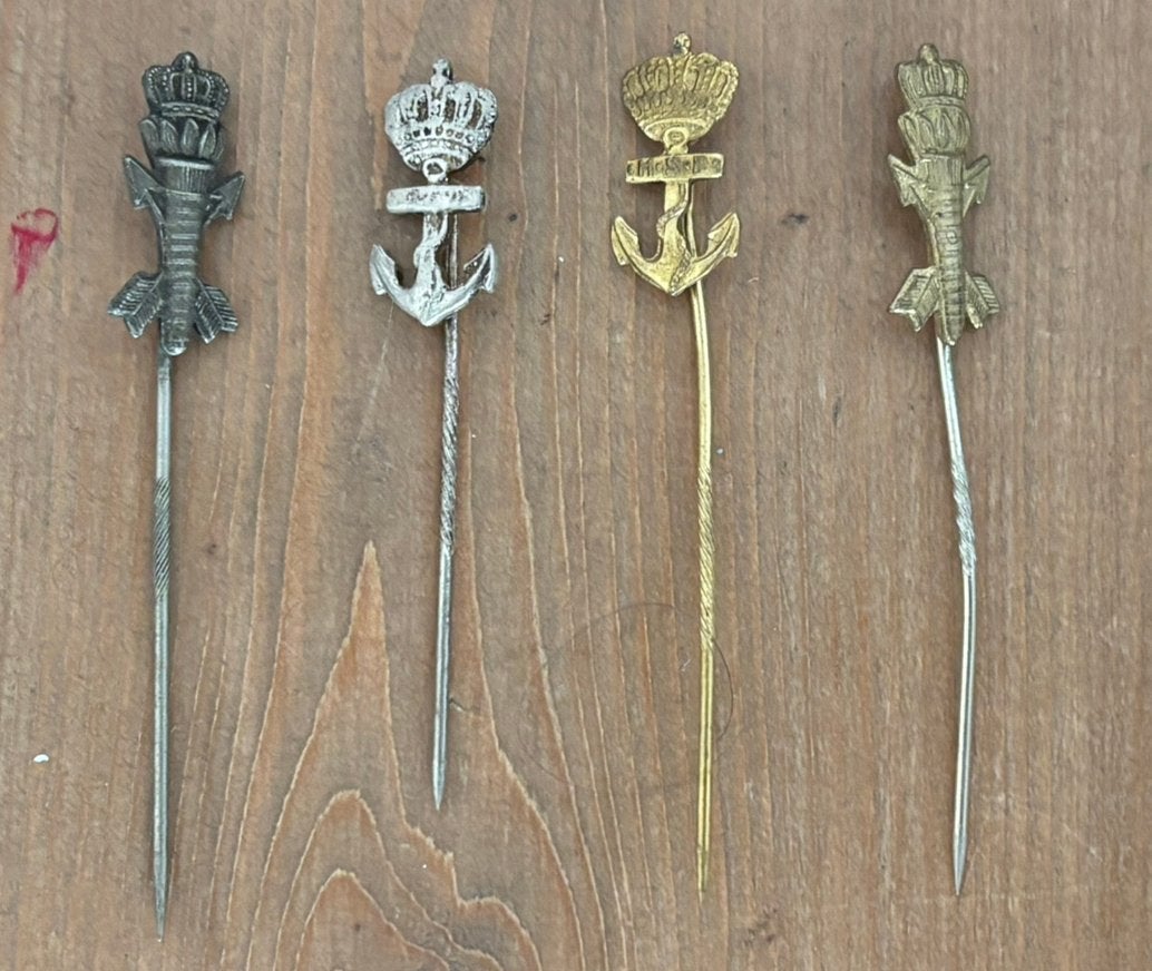 Marine speldjes verzameling anker speld en stoker speld, Ophalen of Verzenden, Marine, Nederland, Embleem of Badge