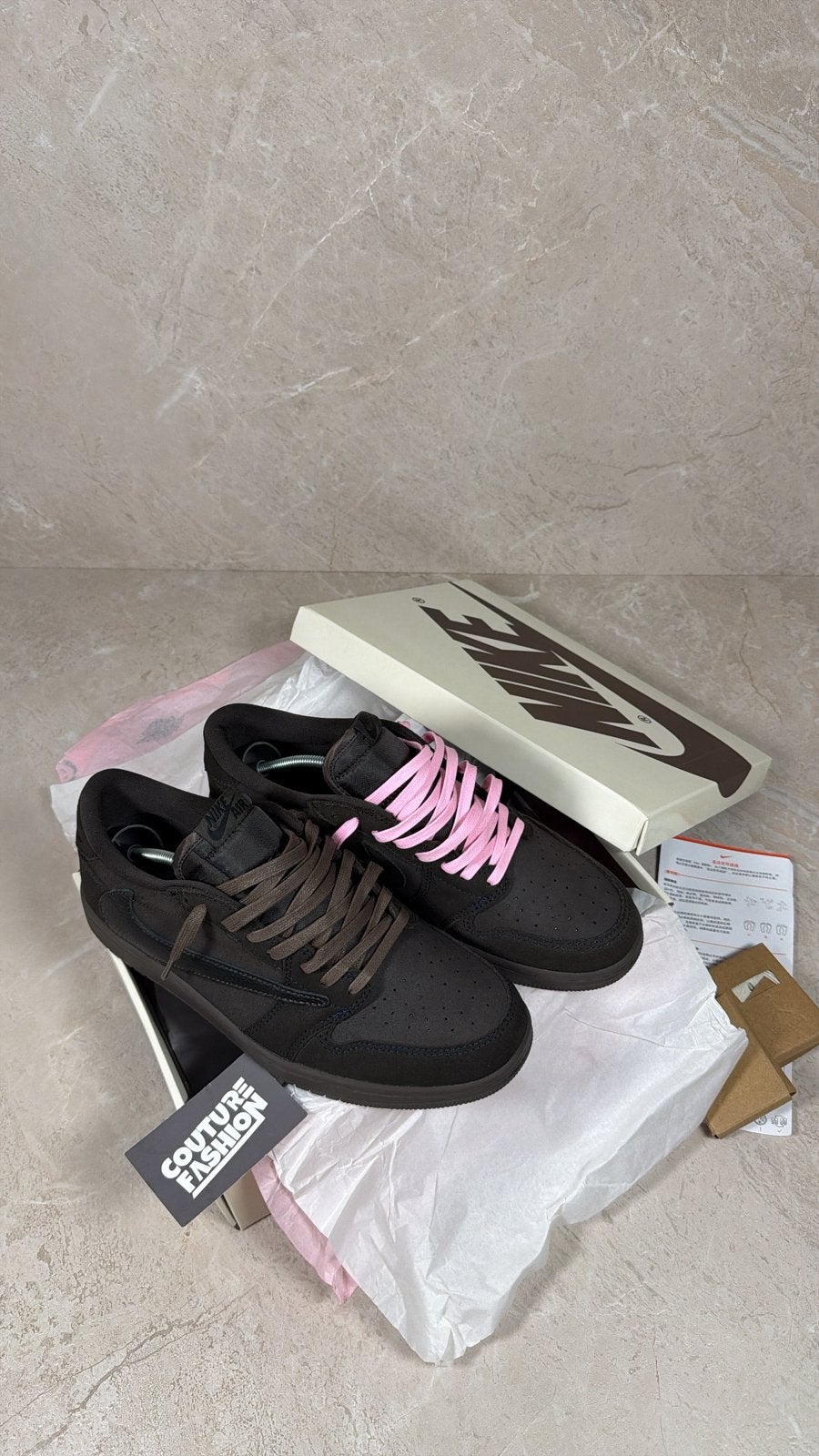 Nike travis scot velvet brown, Ophalen of Verzenden, Zo goed als nieuw, Bruin