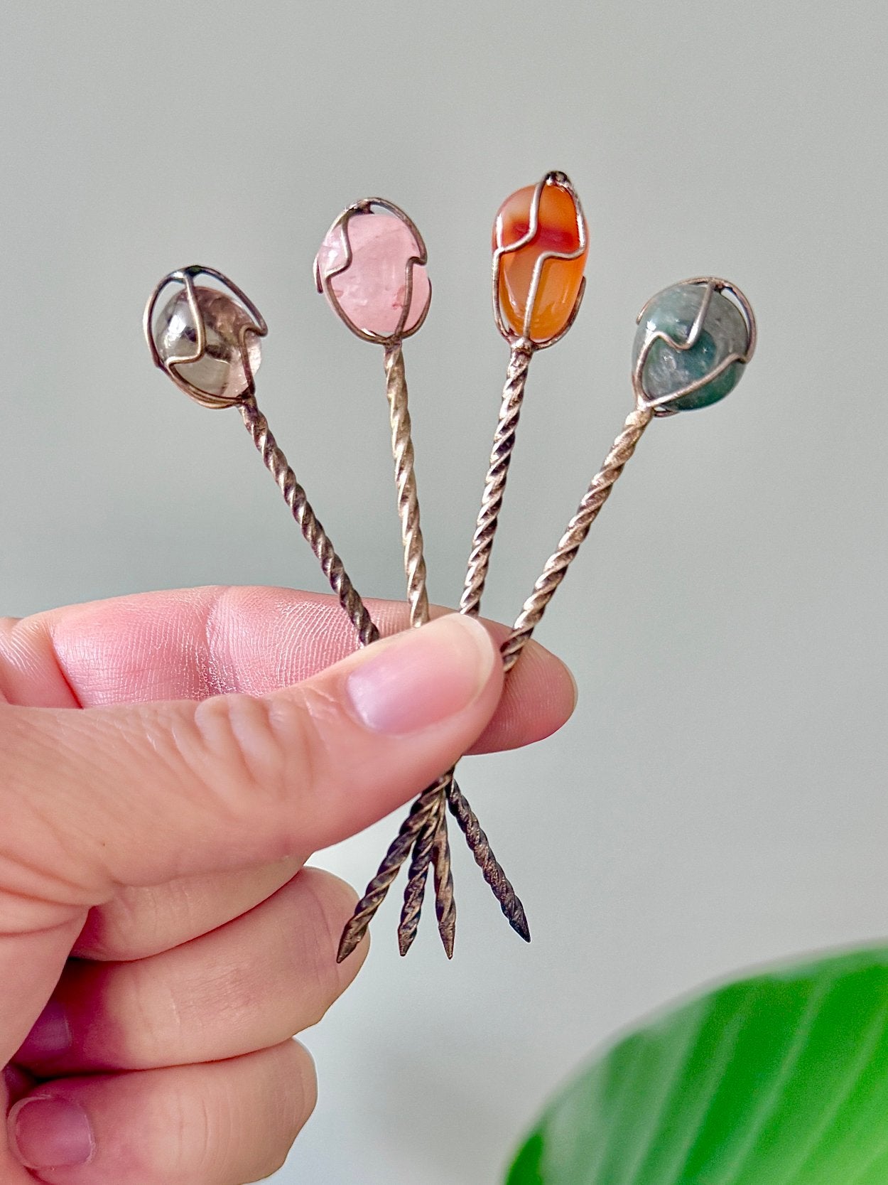 4 verzilverde cocktailprikkers met halfedelstenen, Antiek en Kunst, Ophalen of Verzenden