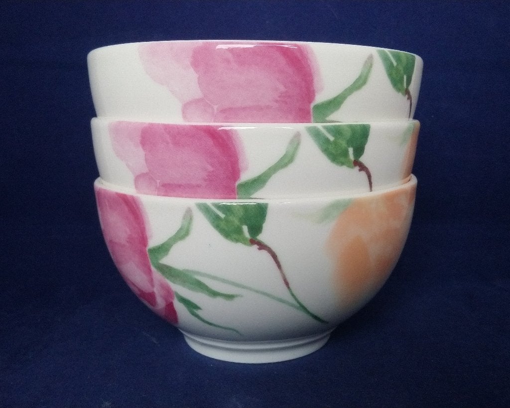 Villeroy & Boch Rosanna - 3 kommen met roze bloemen, Villeroy & Boch, Ophalen of Verzenden, Zo goed als nieuw, Kom(men)