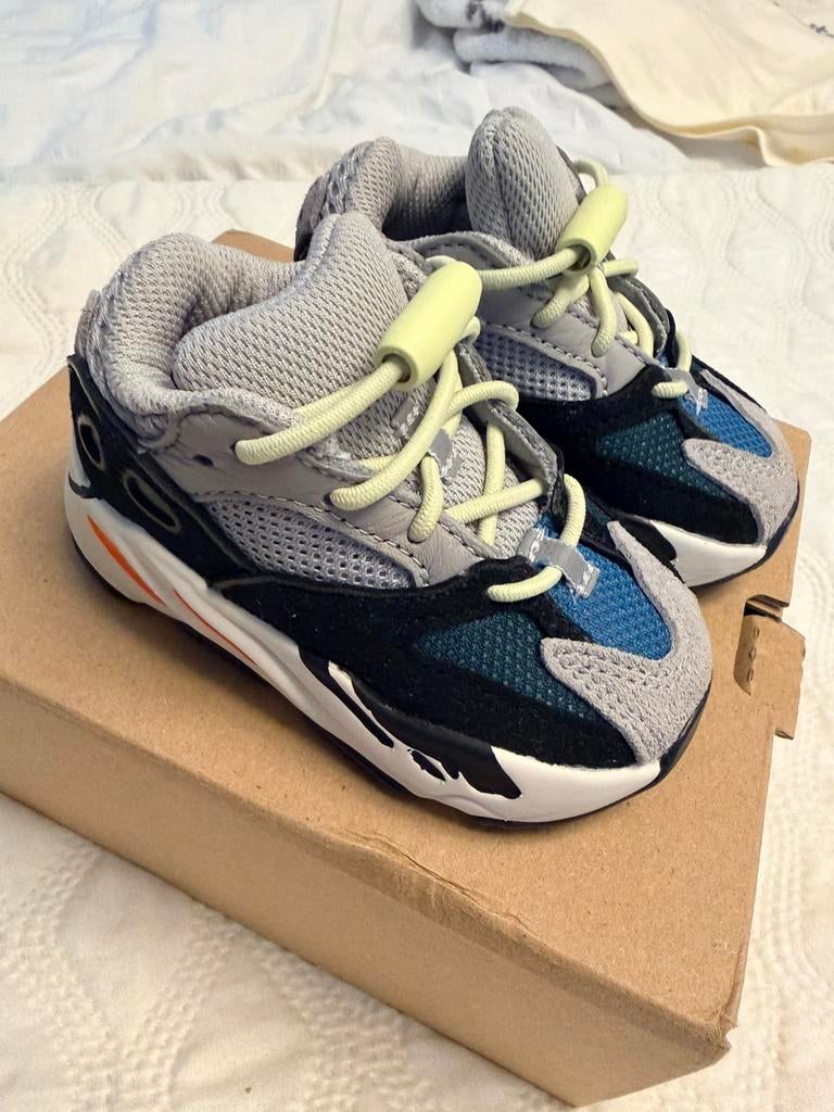 Yeezy 700 maat 19, Ophalen of Verzenden, Zo goed als nieuw, Jongetje of Meisje, Schoentjes