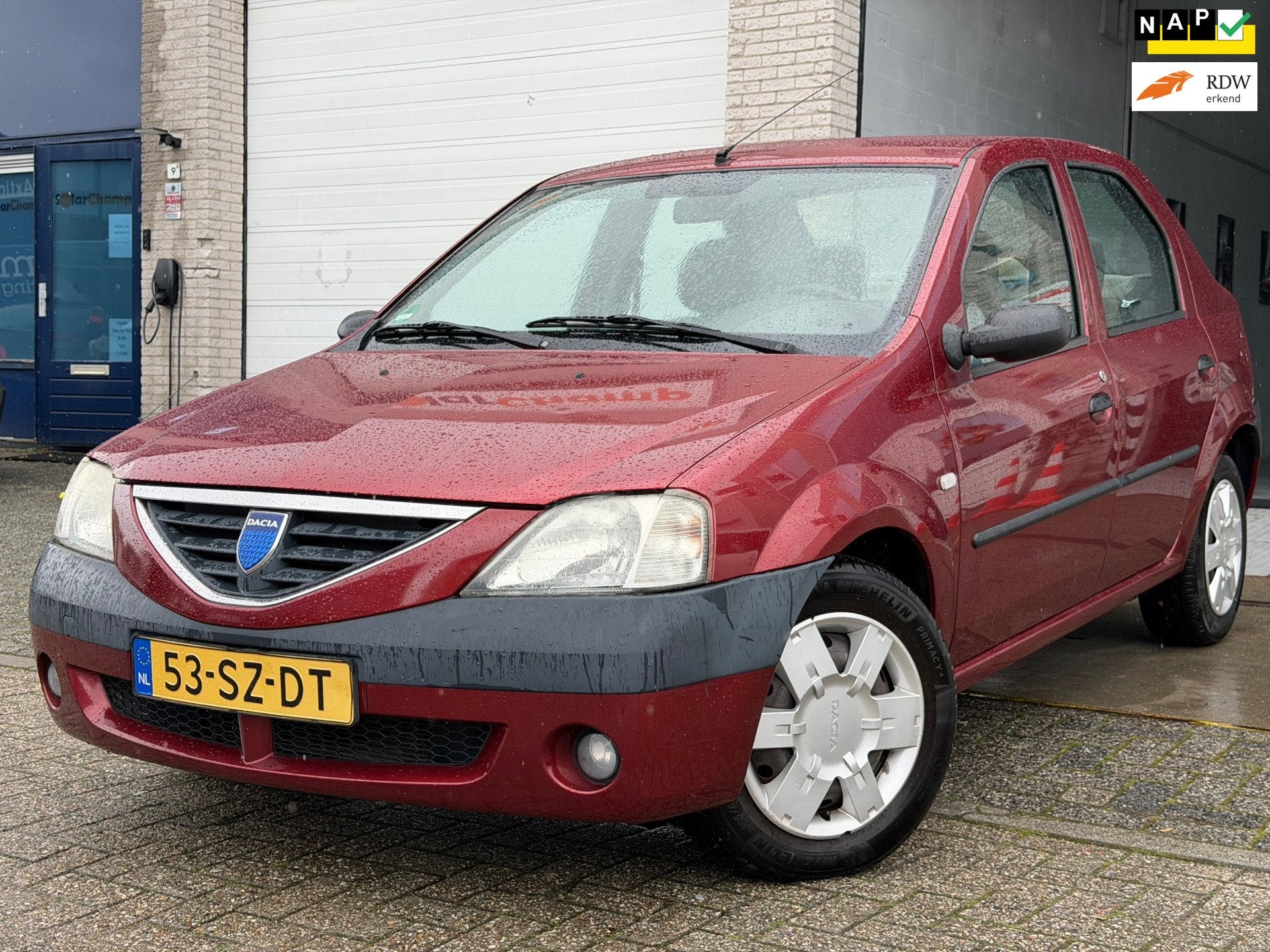 Dacia Logan 1.6 Lauréate/ 5drs/ nap/ 3e EIG/ goed onderhoud, Auto's, Voorwielaandrijving, Dealer onderhouden, Logan, Bedrijf