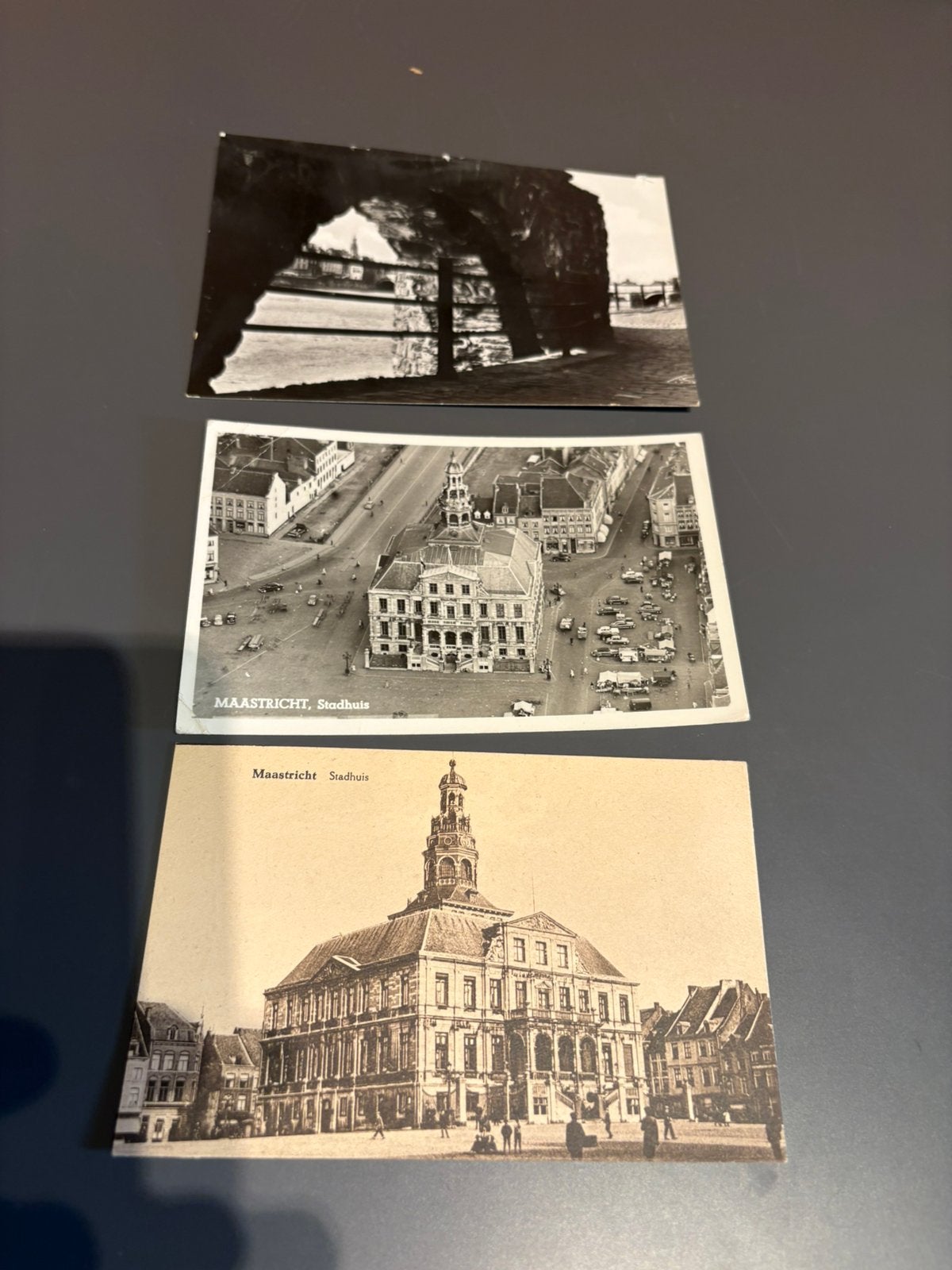 3 Oude Ansichtkaarten Maastricht – Stadhuis Markt , foto’s, Verzenden, Limburg
