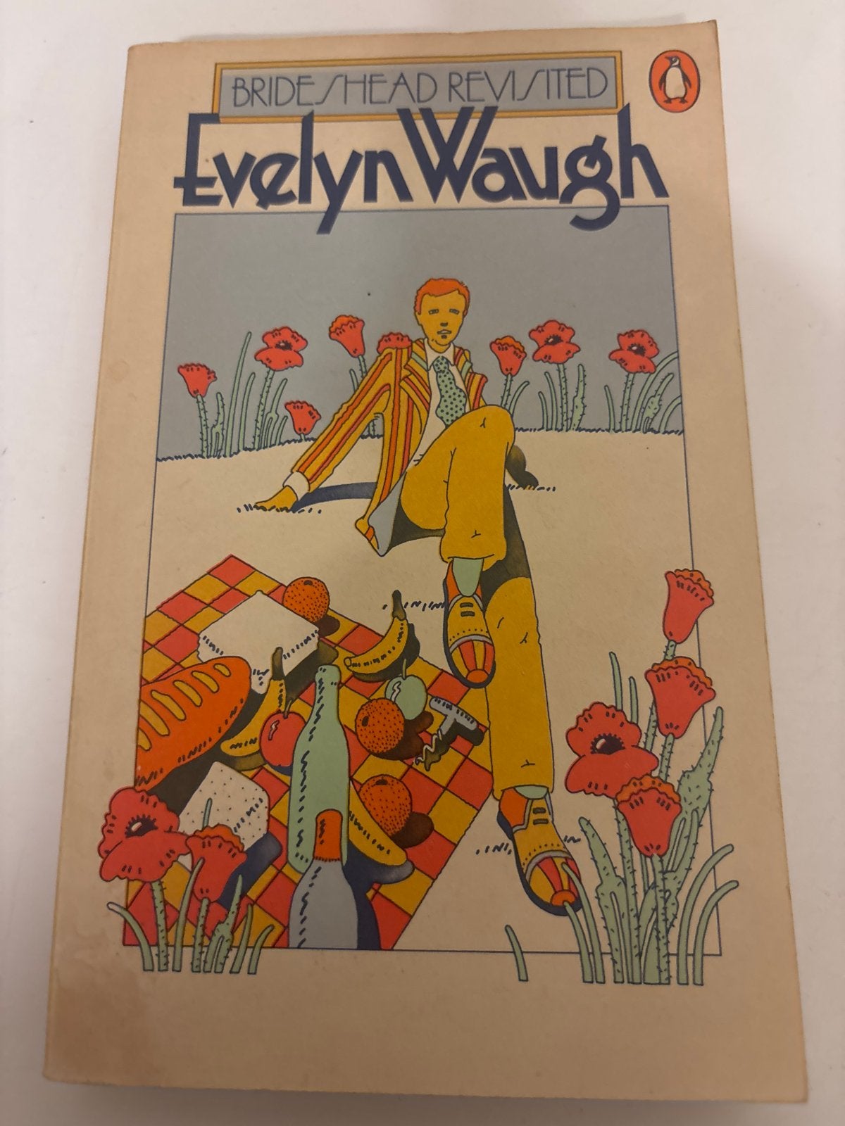 Brideshead Revisited - Evelyn Waugh (Vochtschade), Boeken, Ophalen of Verzenden, Gelezen