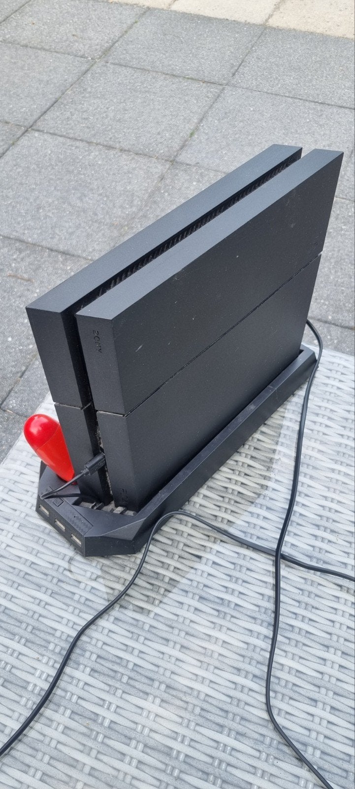 PlayStation 4 (PS4) Console - Gebruikt met 2 controllers., Spelcomputers en Games, Spelcomputers | Sony PlayStation 4, Ophalen