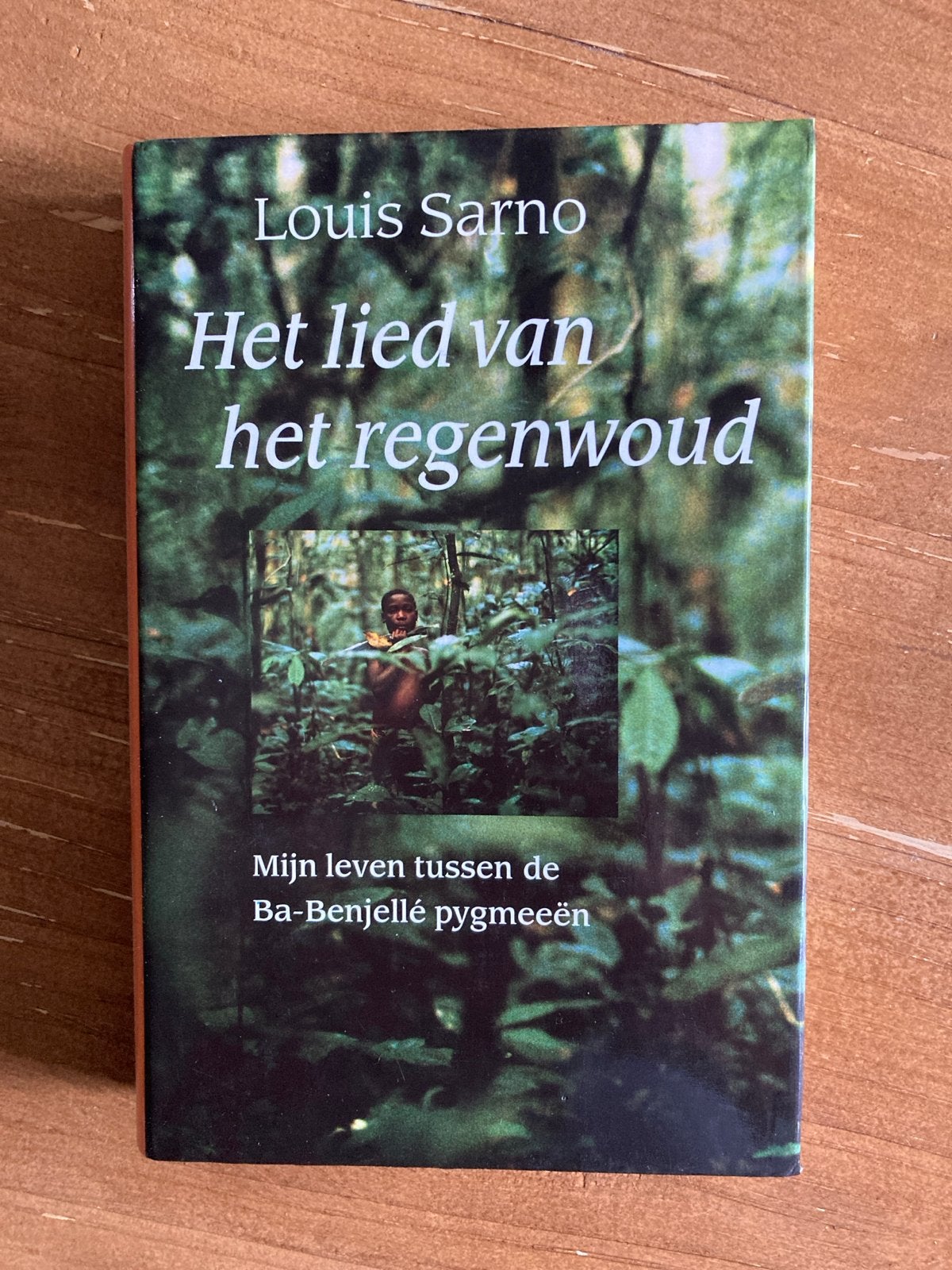 Het lied van het regenwoud - Louis Sarno, Boeken, Ophalen of Verzenden, Gelezen