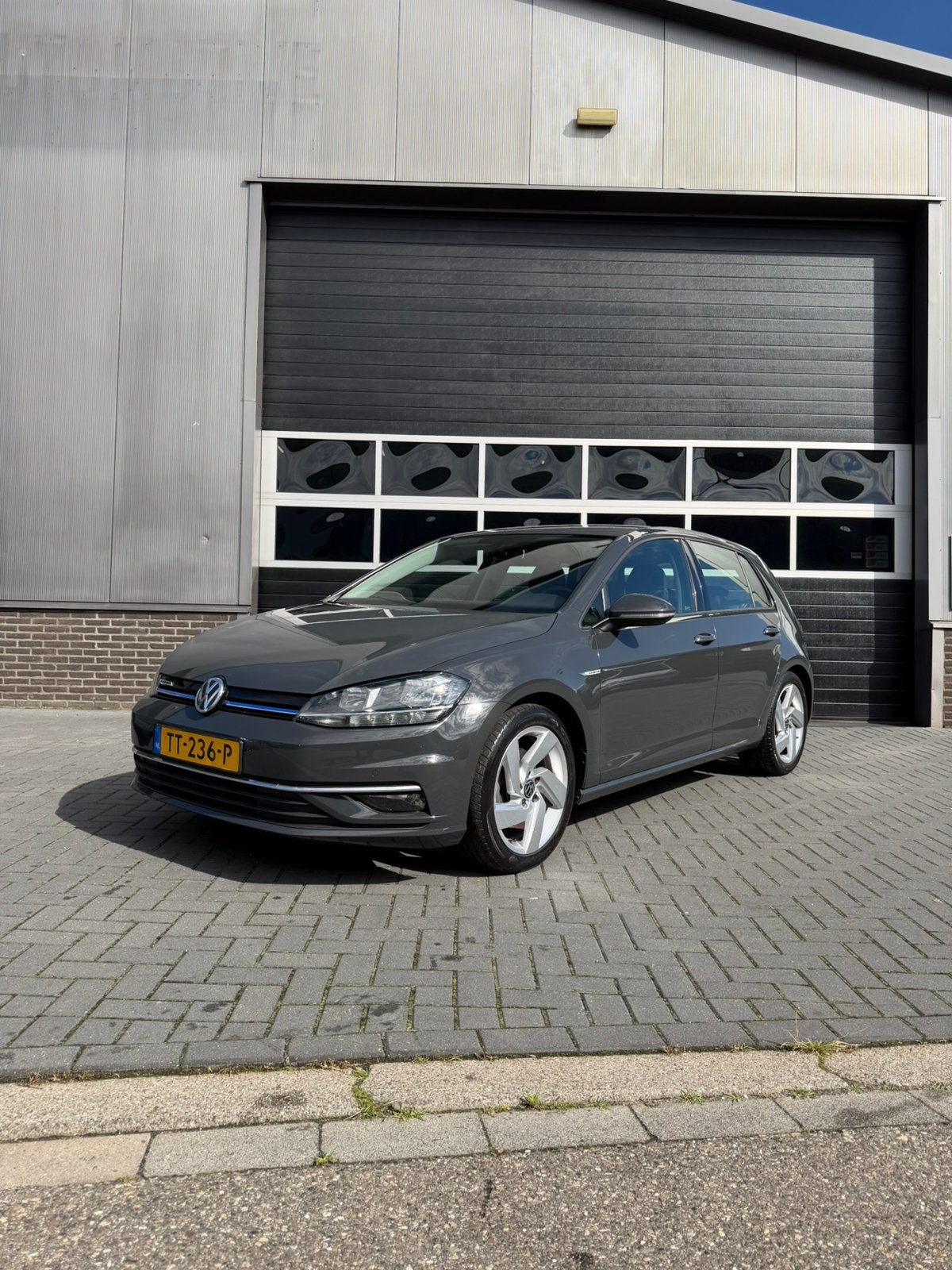Volkswagen Golf 1.5 TSI |ACC|Carplay|DSG|STOELVERW|MASSAGE|, 1498 cc, 4 cilinders, Alcantara, Origineel Nederlands