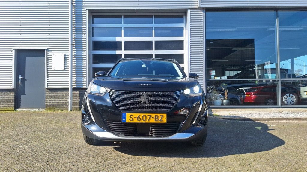 Peugeot 2008 1.2 PureTech Allure Pack/Navigatie/Camera/Lm Ve, Voorwielaandrijving, Gebruikt, Euro 6, 1199 cc