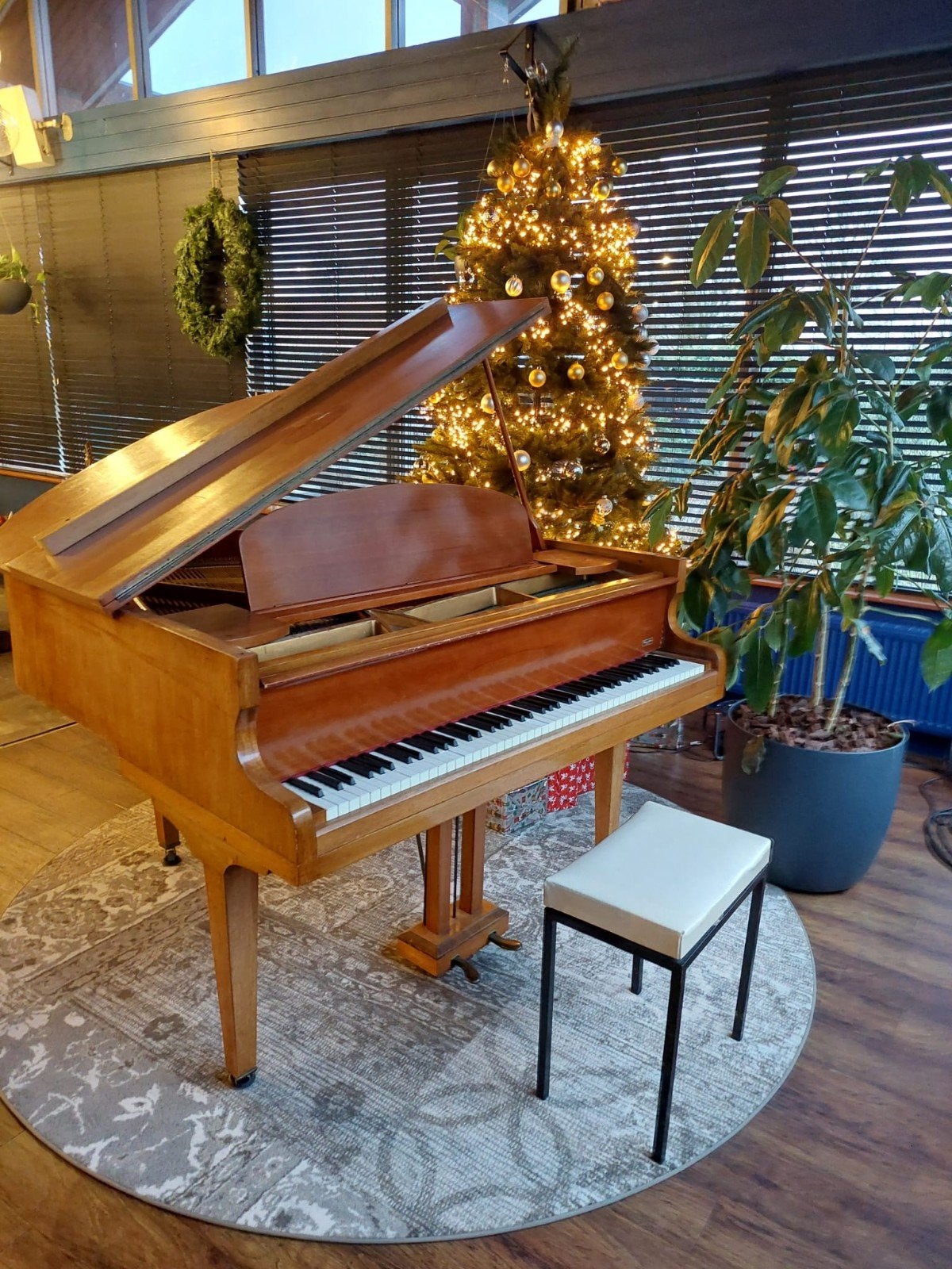 John Brinsmead huiskamervleugel - Klassiek en elegant, Muziek en Instrumenten, Piano's, Ophalen, Gebruikt, Bruin, Vleugel