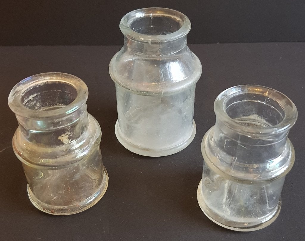 3 inktpotjes of plaksel potjes? - glas - Adv S 099, Ophalen of Verzenden