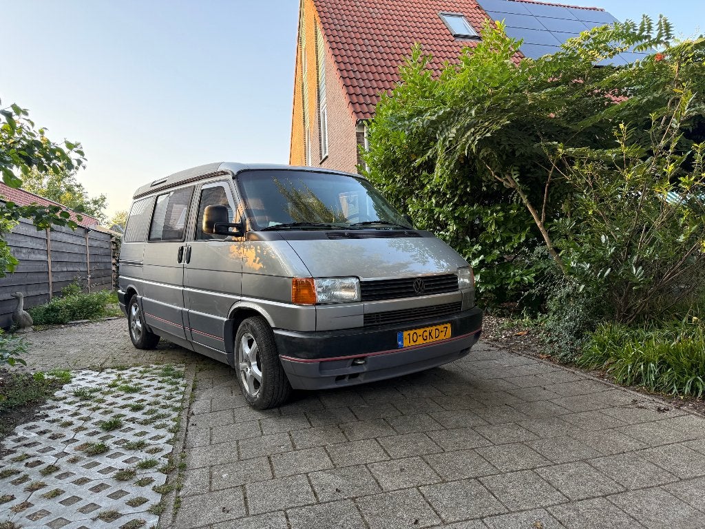 VW-camper T4 LPG automaat Dehler  met hefdak  airco, Caravans en Kamperen, Campers, Automaat, Chemisch toilet, Reservewiel, Koelkast
