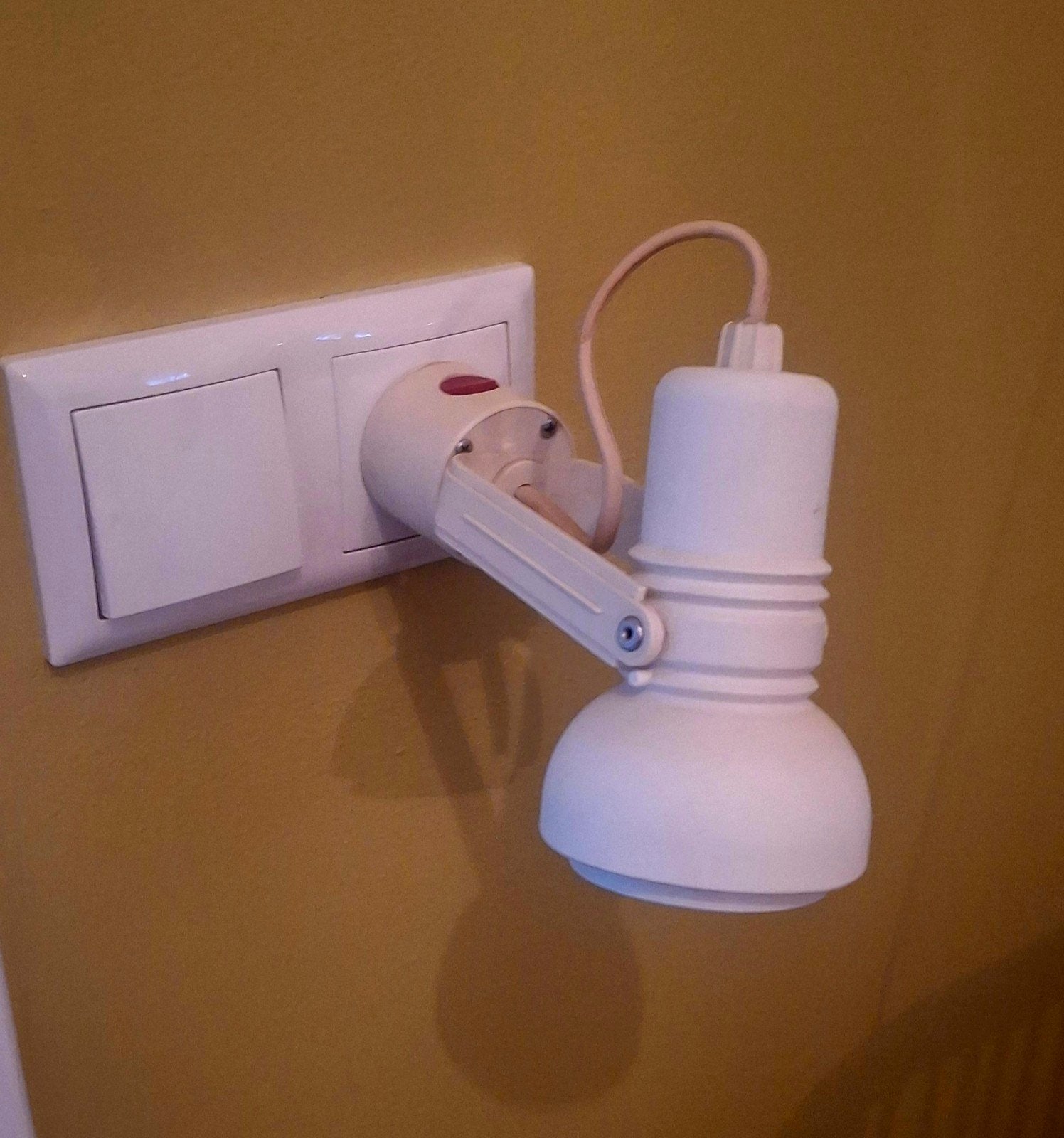 Witte vintage stopcontact lamp. plug In lamp., Ophalen of Verzenden, Zo goed als nieuw