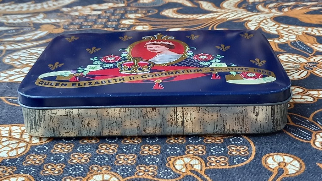 Mooi oud jubileum chocolade blik met Queen Elizabeth 16,6 cm, Ophalen of Verzenden