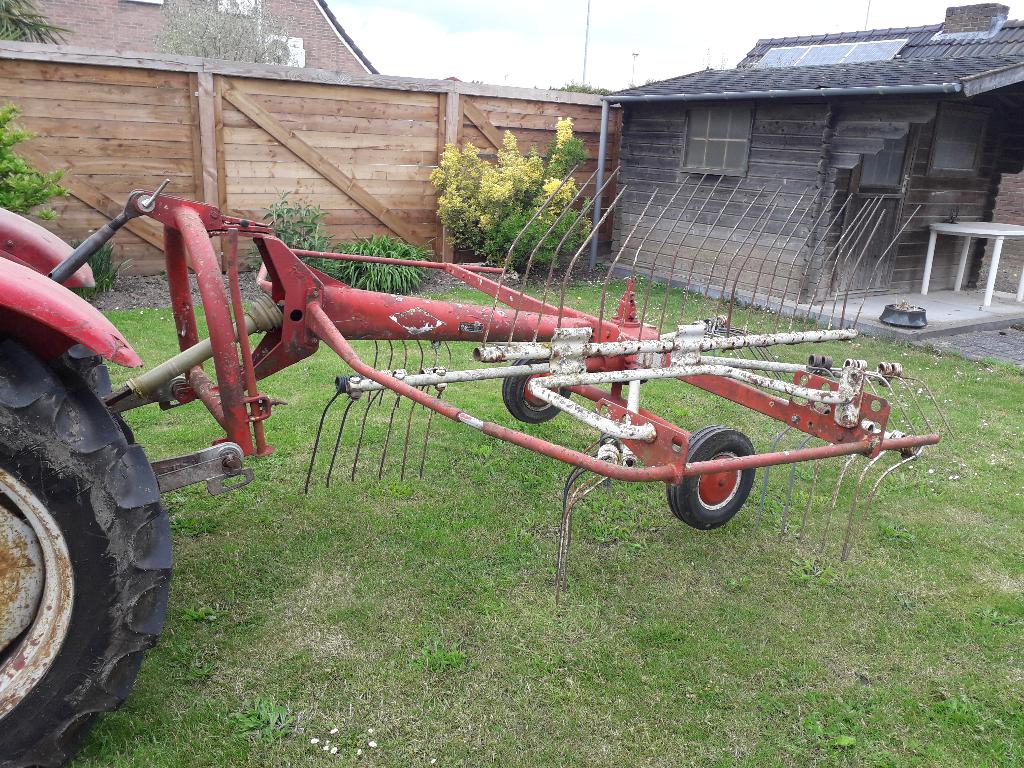 Kuhn Cirkelhark, Ophalen, Weidebouw